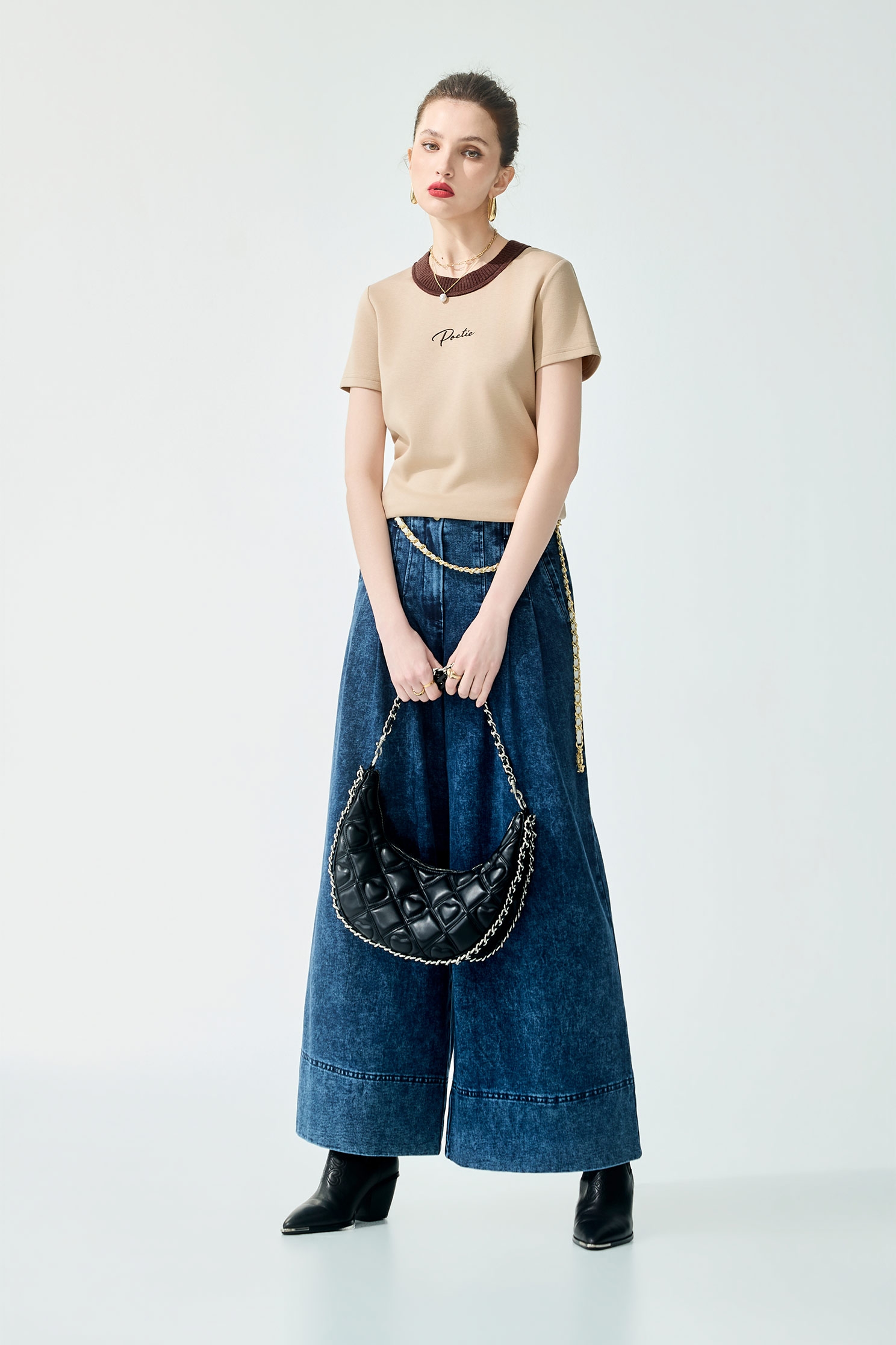 Contrast Neckline Short Sleeve TeeContrast Neckline Short Sleeve Tee,T-shirts,T-shirts,Tops,Season (AW) Look