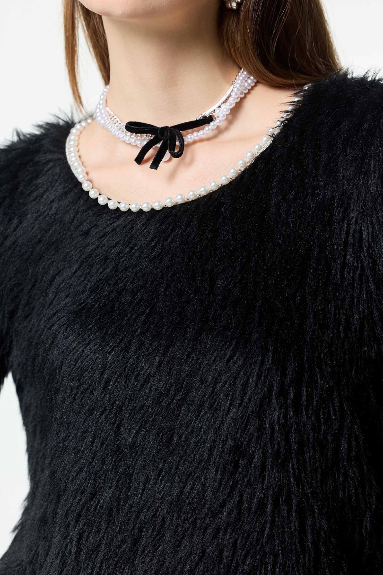 Pearl Detail Faux Fur TopPearl Detail Faux Fur Top,Office Looks,Tops,pearl,Season (AW) Look,Valentine,Blouses