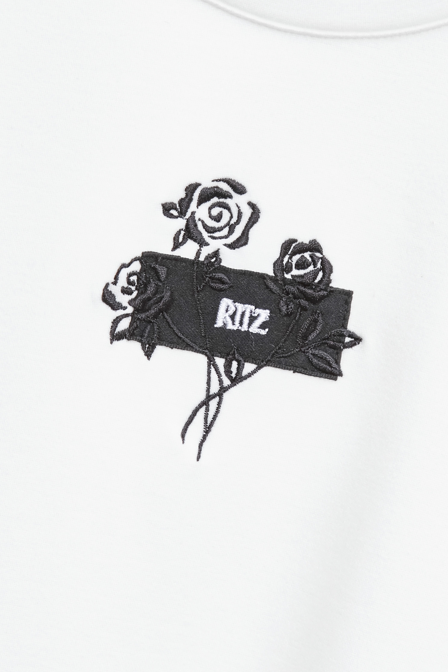 Embroidery Floral Side Slit TeeEmbroidery Floral Side Slit Tee,Tops,Embroidered,Trends,White tops,Season (AW) Look