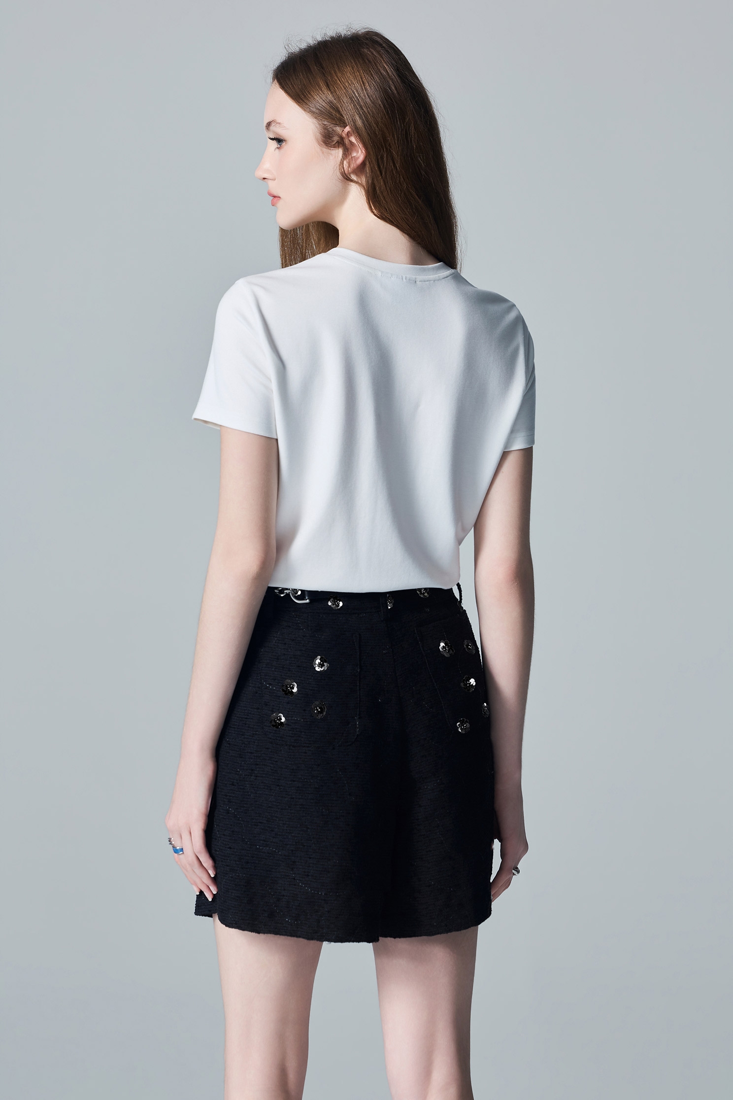 Embroidery Floral Side Slit TeeEmbroidery Floral Side Slit Tee,Tops,Embroidered,Trends,White tops,Season (AW) Look