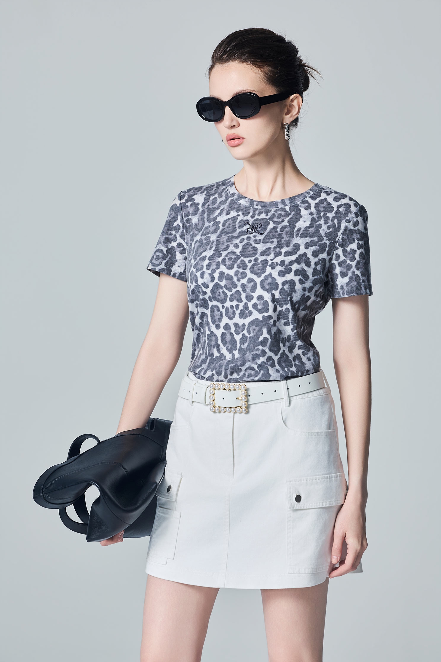 Charcoal Leopard Ink Print Style TeeCharcoal Leopard Ink Print Style Tee,T-shirts,Tops,Embroidered,Round neck tops,Season (AW) Look