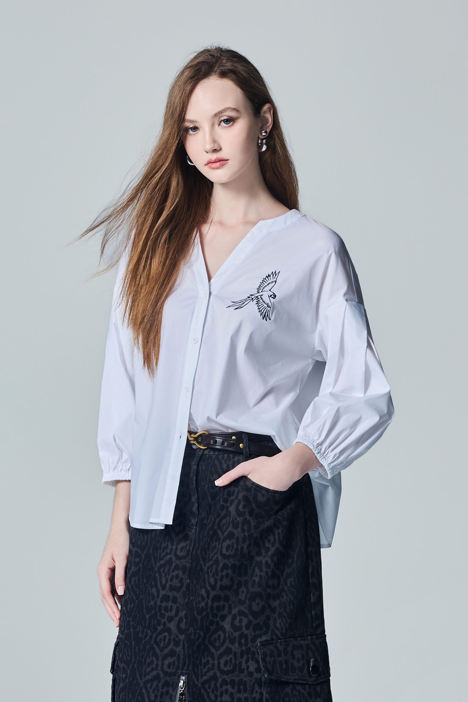 Bird Graphic Embroidery V-neck BlouseBird Graphic Embroidery V-neck Blouse,Tops,Embroidered,White tops,Season (AW) Look,Blouses