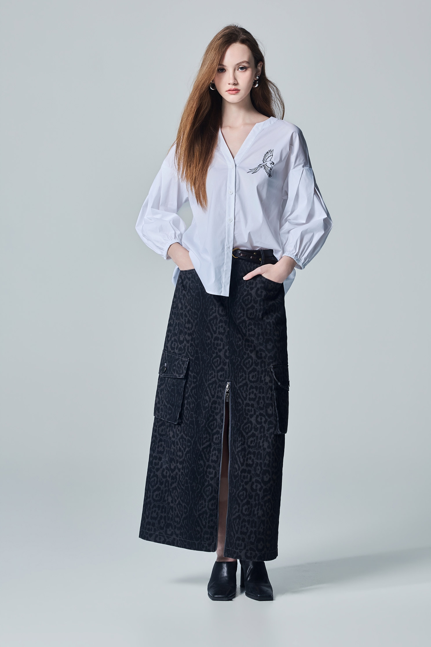 Bird Graphic Embroidery V-neck BlouseBird Graphic Embroidery V-neck Blouse,Tops,Embroidered,White tops,Season (AW) Look,Blouses