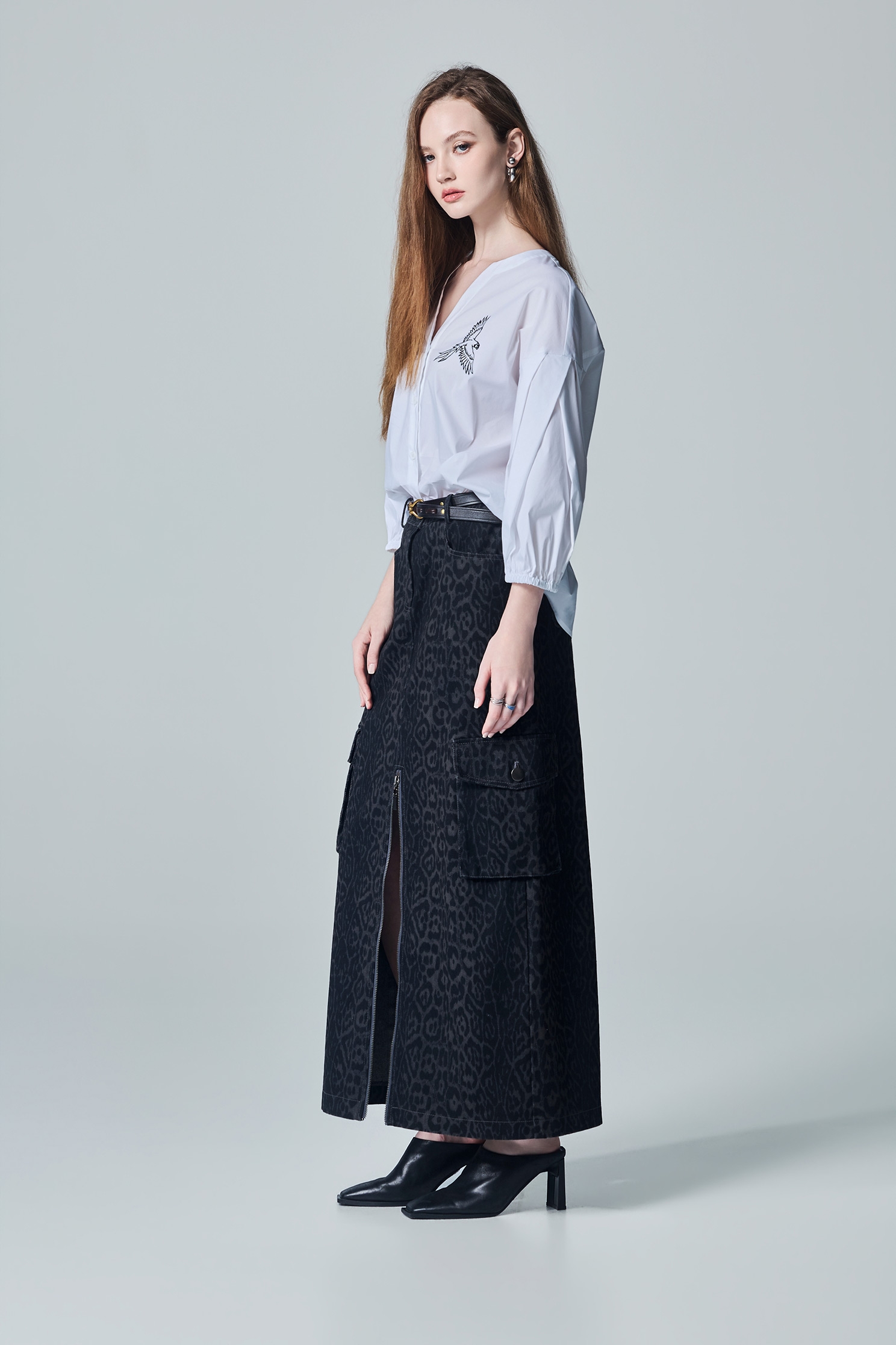 Bird Graphic Embroidery V-neck BlouseBird Graphic Embroidery V-neck Blouse,Tops,Embroidered,White tops,Season (AW) Look,Blouses
