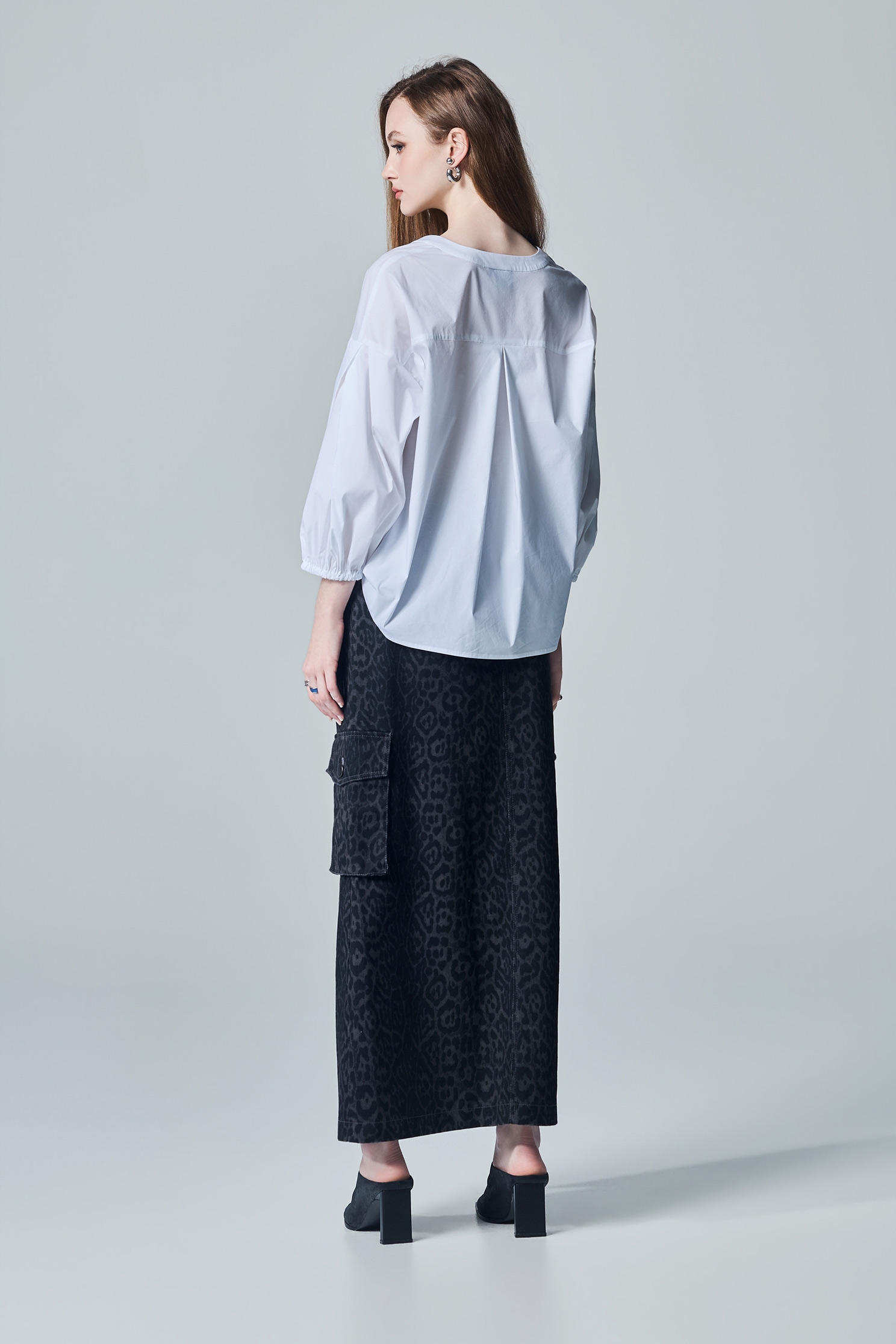 Bird Graphic Embroidery V-neck BlouseBird Graphic Embroidery V-neck Blouse,Tops,Embroidered,White tops,Season (AW) Look,Blouses