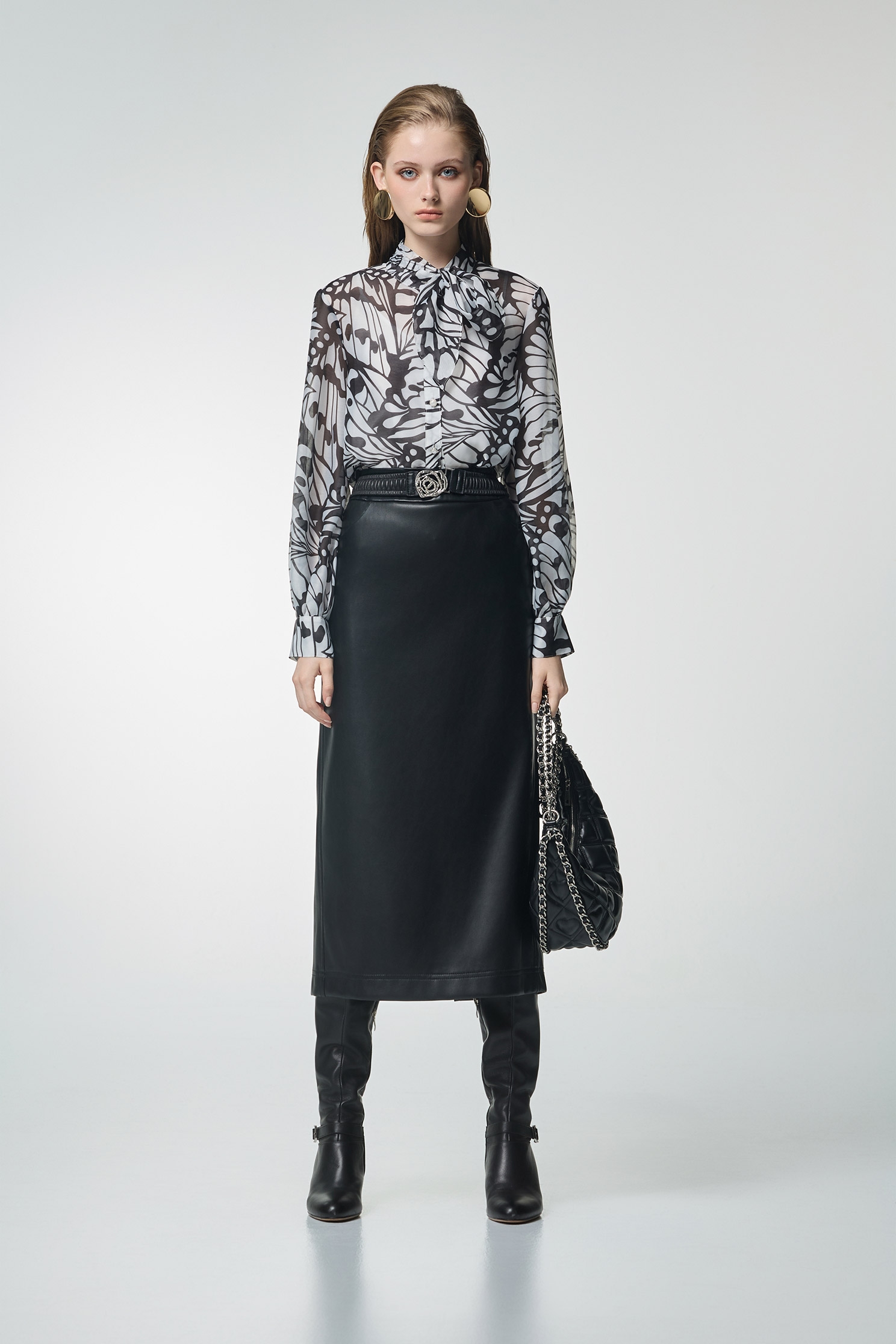 Butterfly Motif Scarf Collar TopButterfly Motif Scarf Collar Top,Office Looks,Tops,Under shirts,pearl,Season (AW) Look,Thin straps