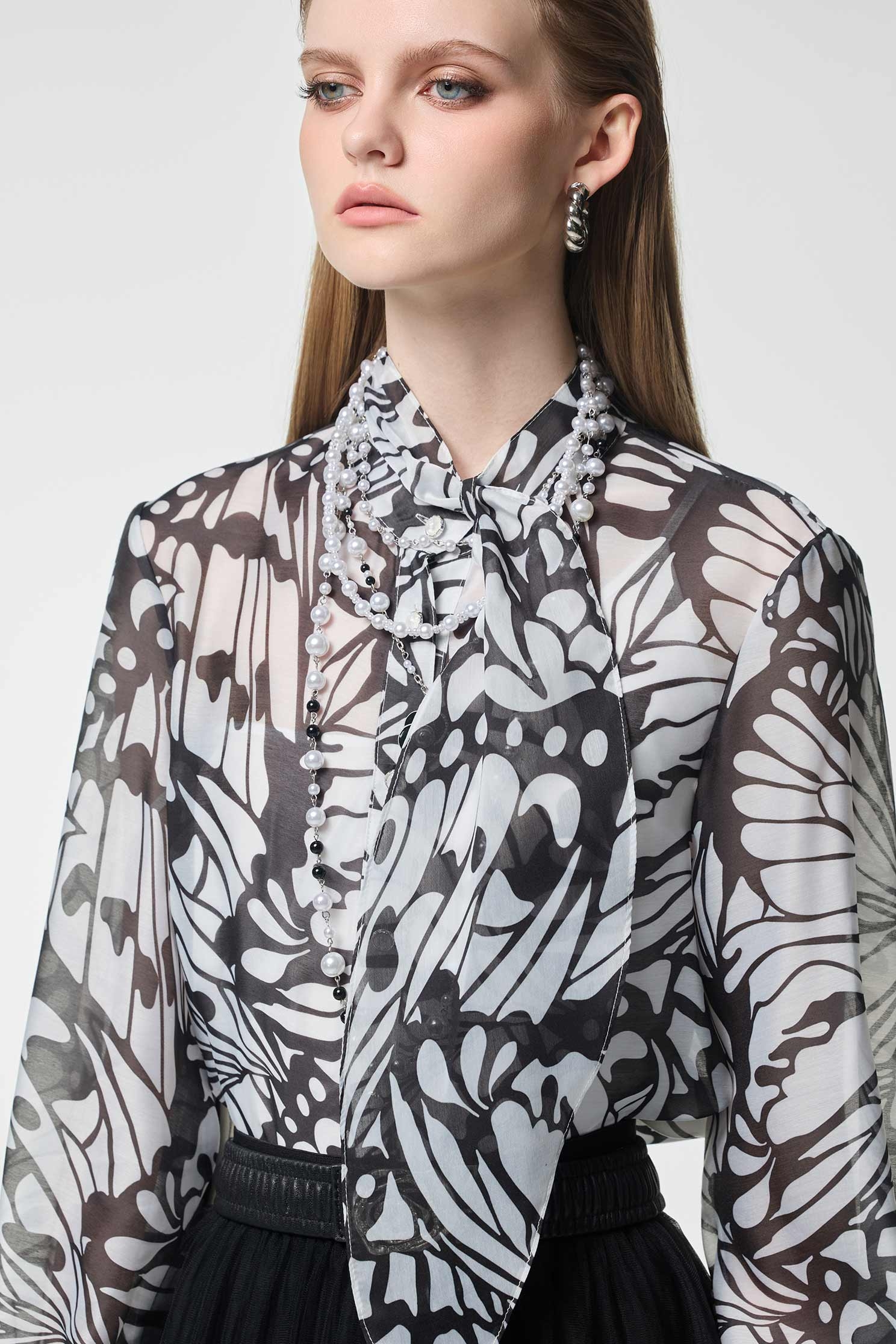 Butterfly Motif Scarf Collar TopButterfly Motif Scarf Collar Top,Office Looks,Tops,Under shirts,pearl,Season (AW) Look,Thin straps