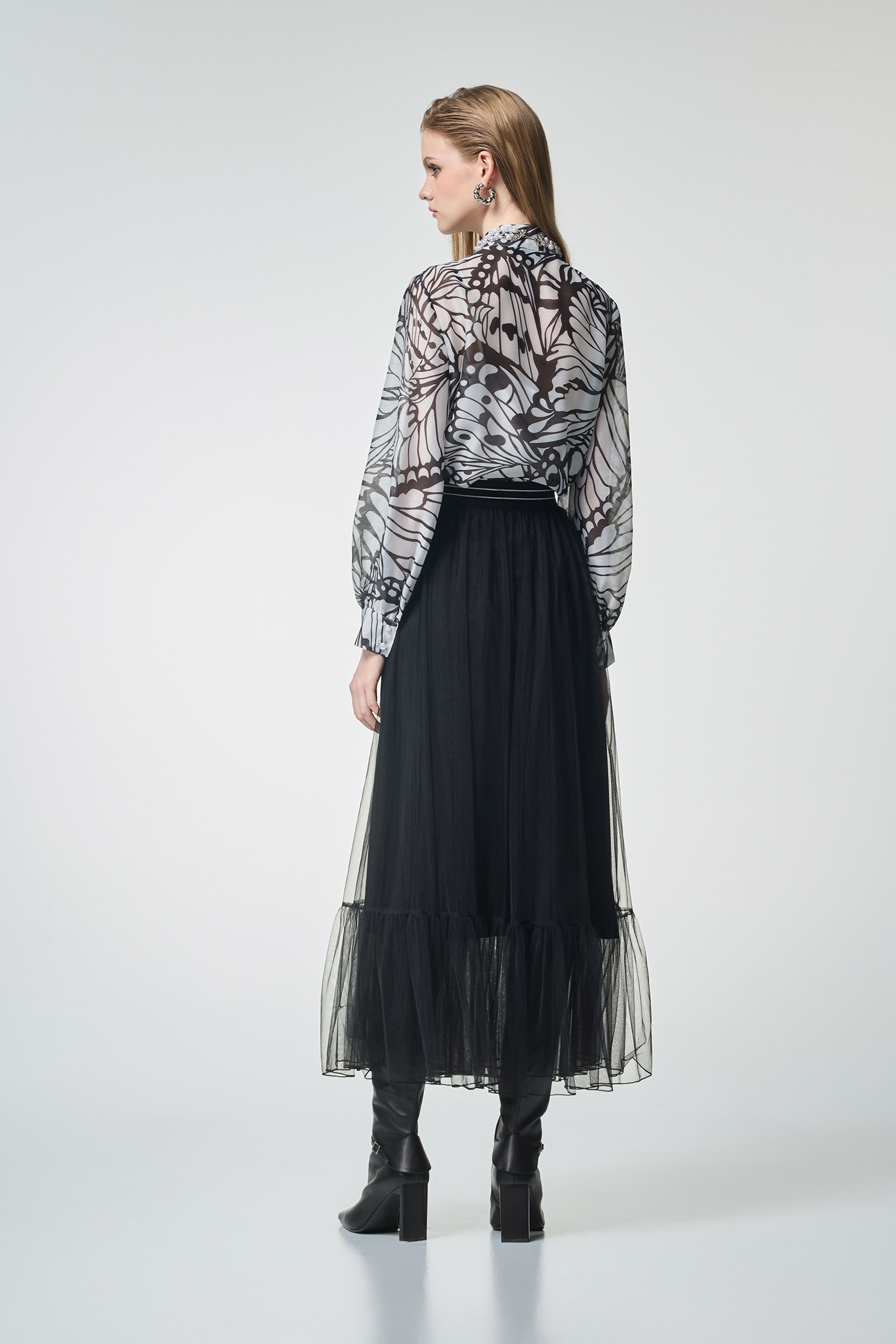 Butterfly Motif Scarf Collar TopButterfly Motif Scarf Collar Top,Office Looks,Tops,Under shirts,pearl,Season (AW) Look,Thin straps