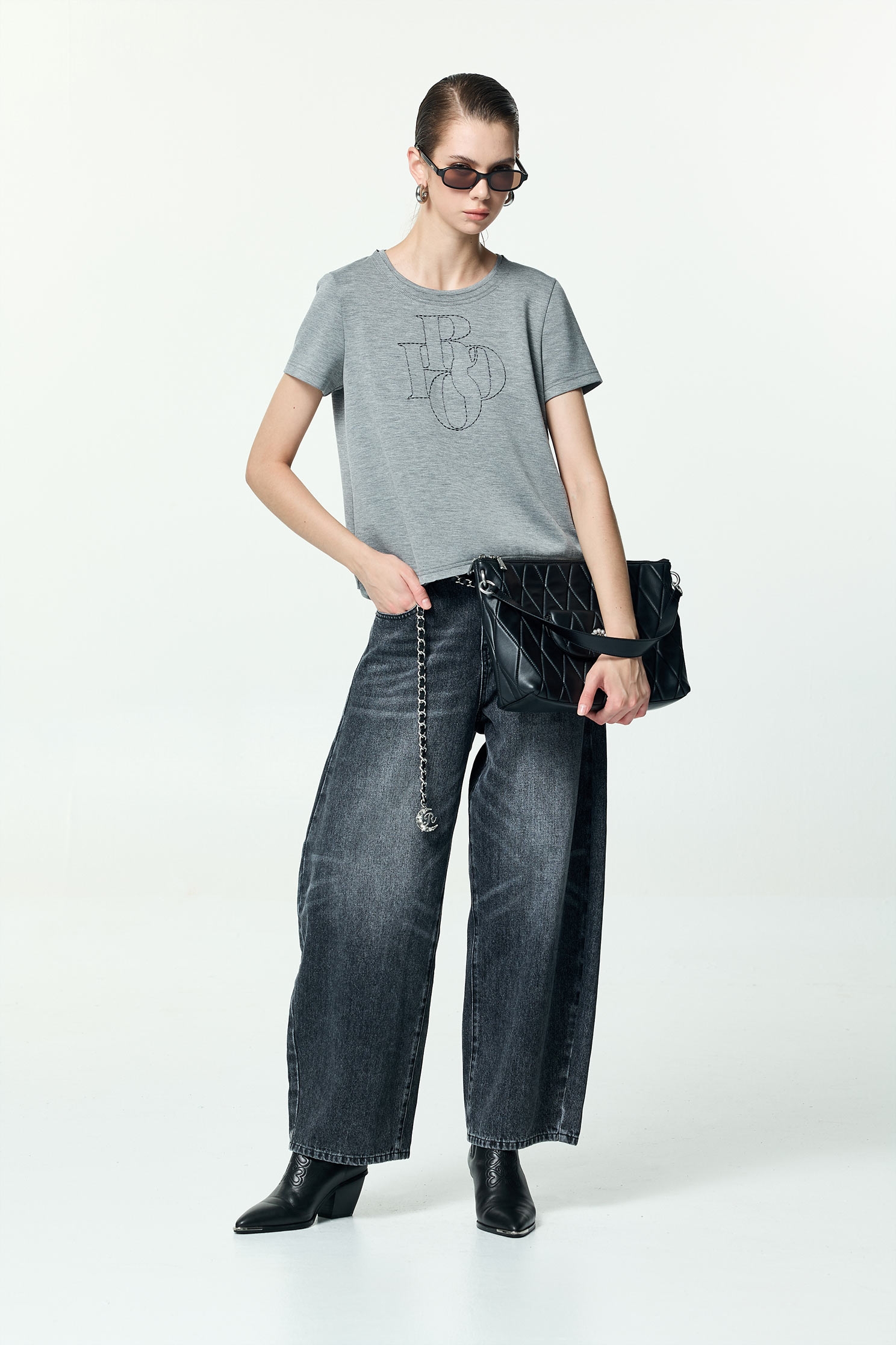 Front Embroidery Detail Short Sleeve TeeFront Embroidery Detail Short Sleeve Tee,Tops,Embroidered,Season (AW) Look