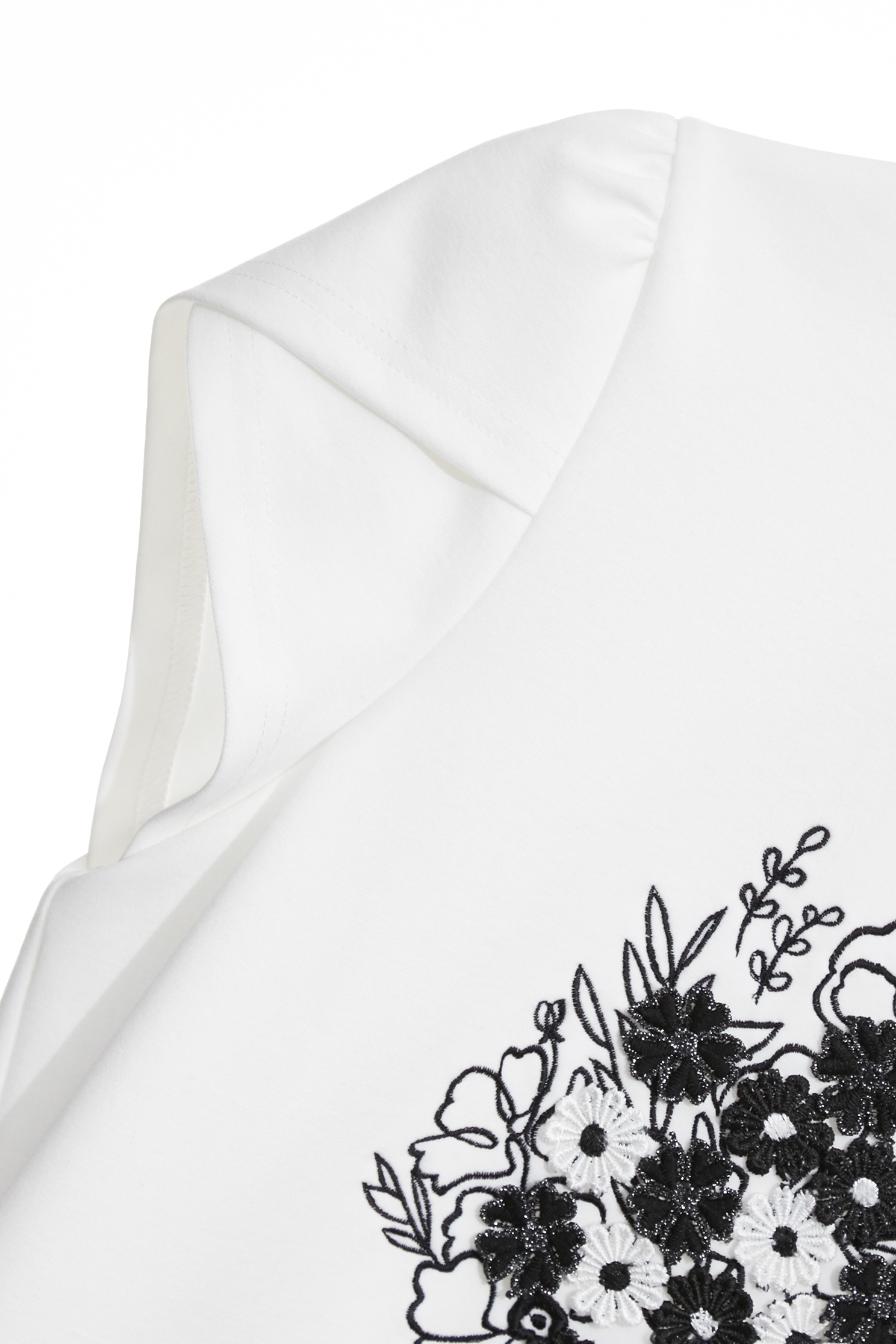 Floral Embroidery Petal Sleeve TeeFloral Embroidery Petal Sleeve Tee,T-shirts,Tops,Round neck tops,White tops,Short sleeve tops,Season (AW) Look,Embroidered