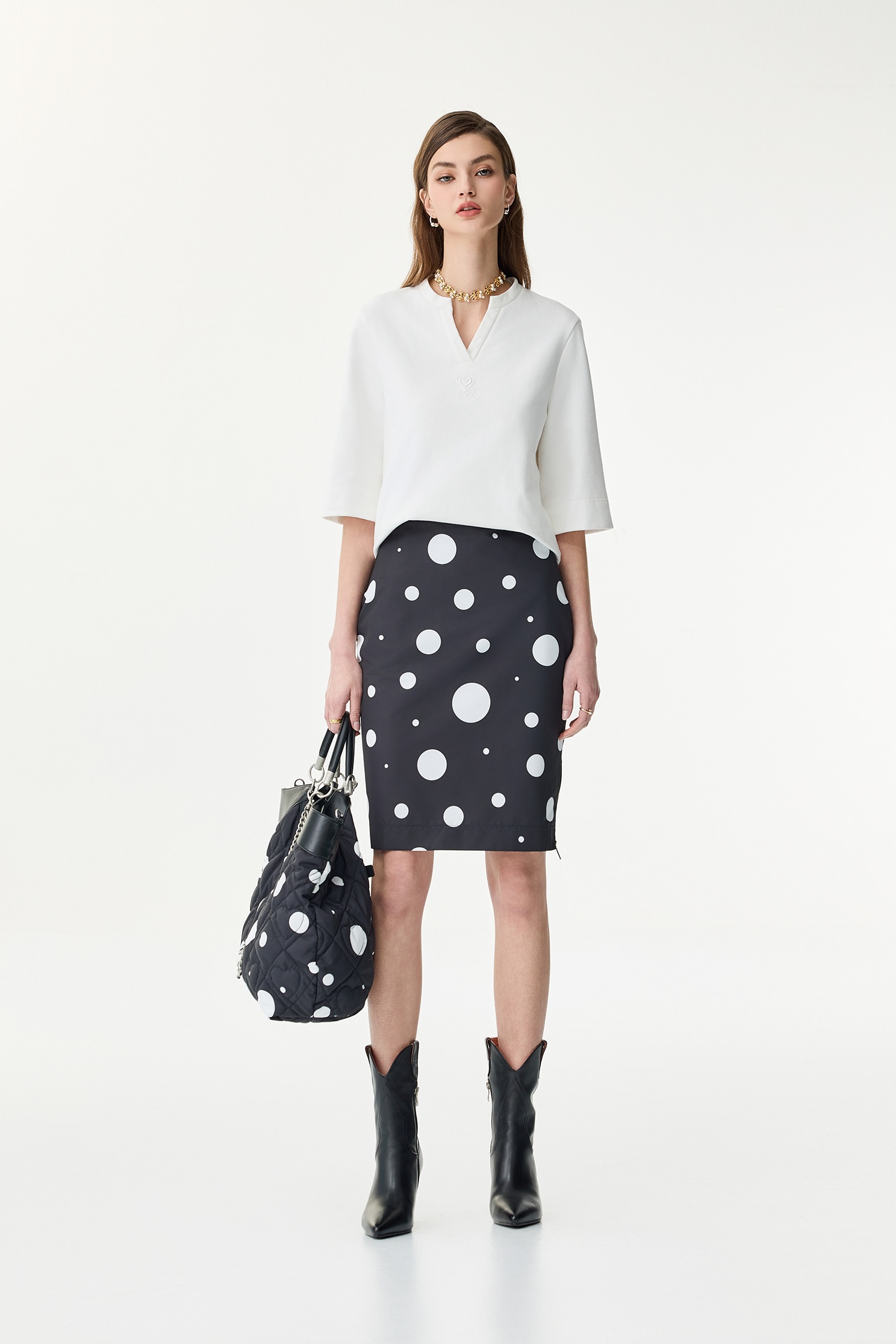 Minimalist White TopMinimalist White Top,V-Neck T shirts,Tops,Embroidered,Season (SS) Look,Embroidered tops,Sweaters