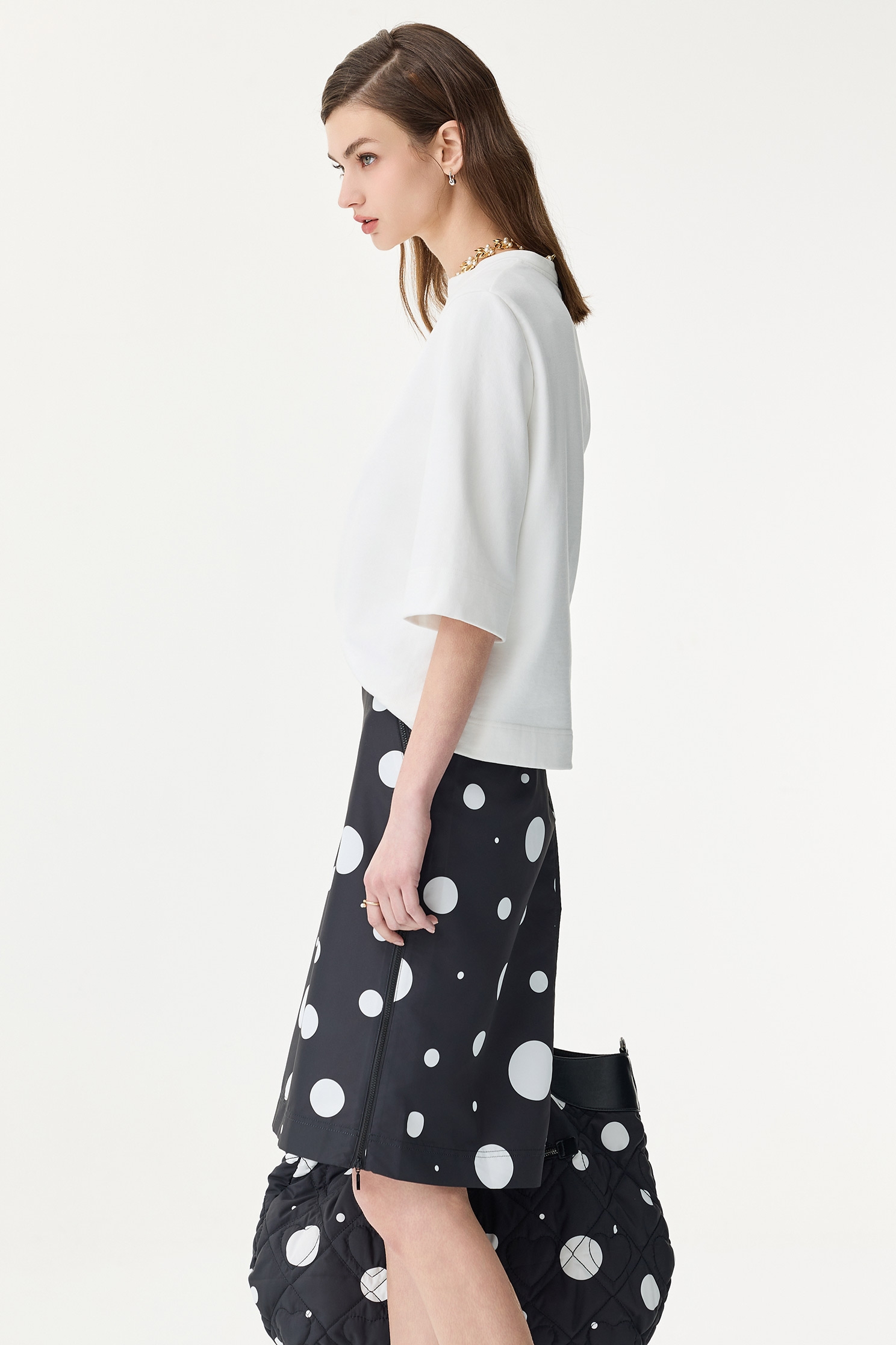 Minimalist White TopMinimalist White Top,V-Neck T shirts,Tops,Embroidered,Season (SS) Look,Embroidered tops,Sweaters