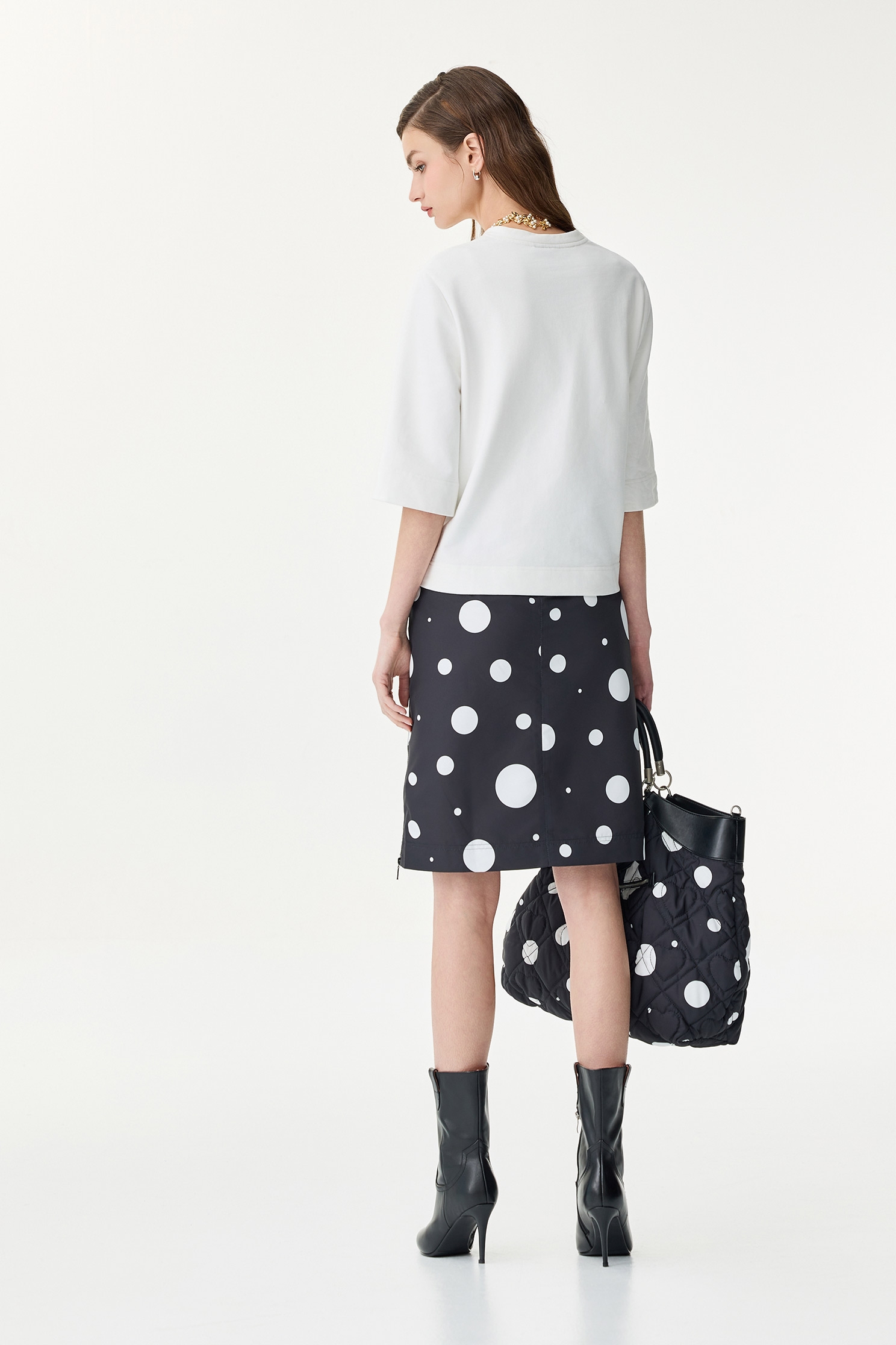 Minimalist White TopMinimalist White Top,V-Neck T shirts,Tops,Embroidered,Season (SS) Look,Embroidered tops,Sweaters