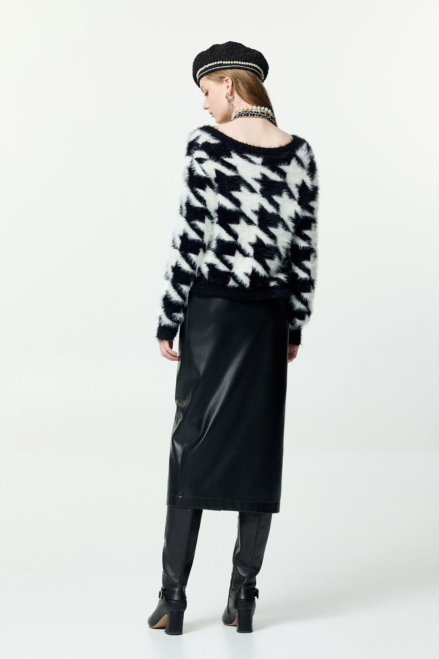 V-neck Houndstooth Faux Fur Knit TopV-neck Houndstooth Faux Fur Knit Top,Tops,Season (AW) Look,Knitted,Knitted tops