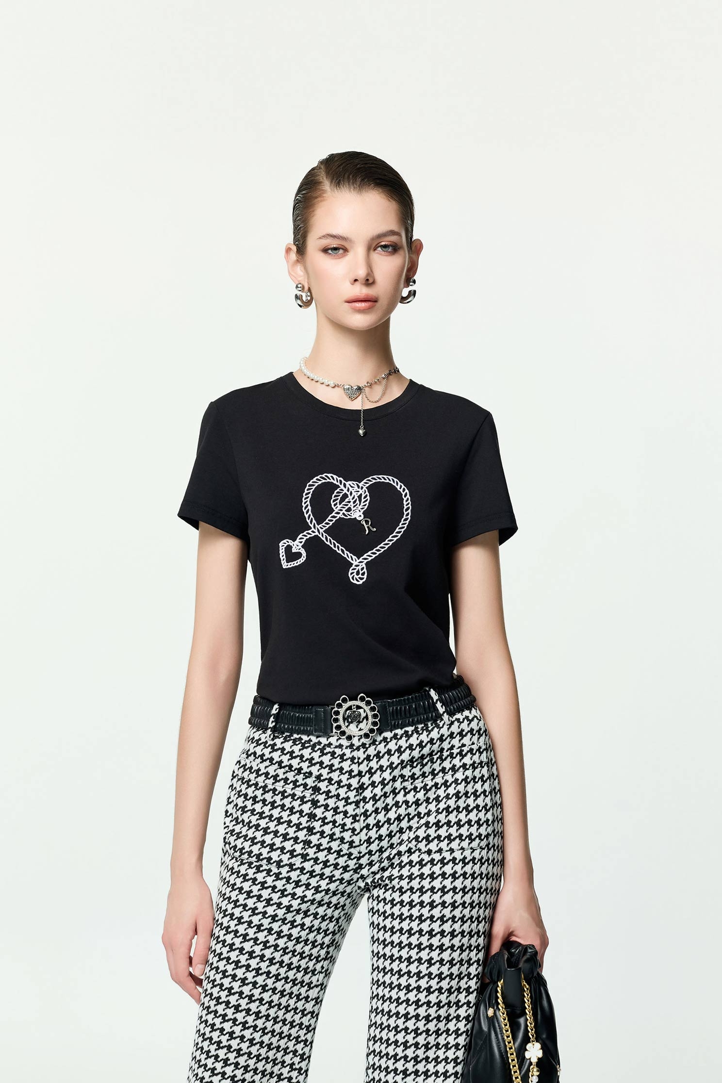 Heart Motif Embroidery Short Sleeve TeeHeart Motif Embroidery Short Sleeve Tee,Tops,Embroidered,Season (AW) Look,Cotton,black tops