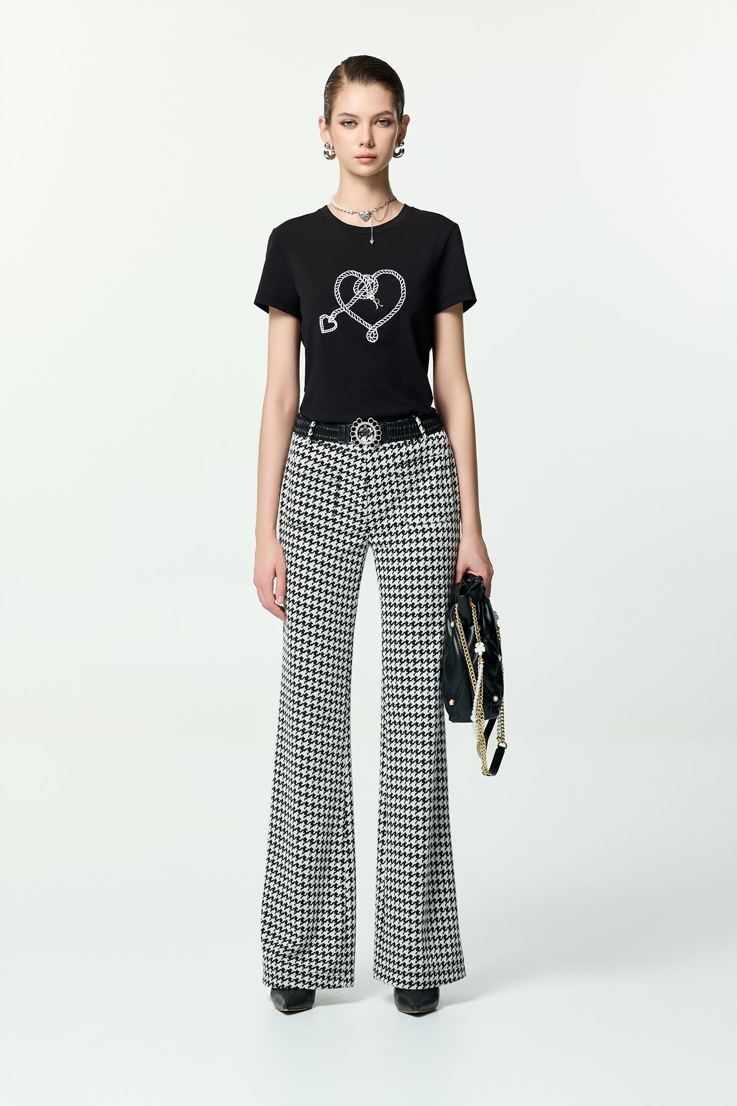 Heart Motif Embroidery Short Sleeve TeeHeart Motif Embroidery Short Sleeve Tee,Tops,Embroidered,Season (AW) Look,Cotton,black tops