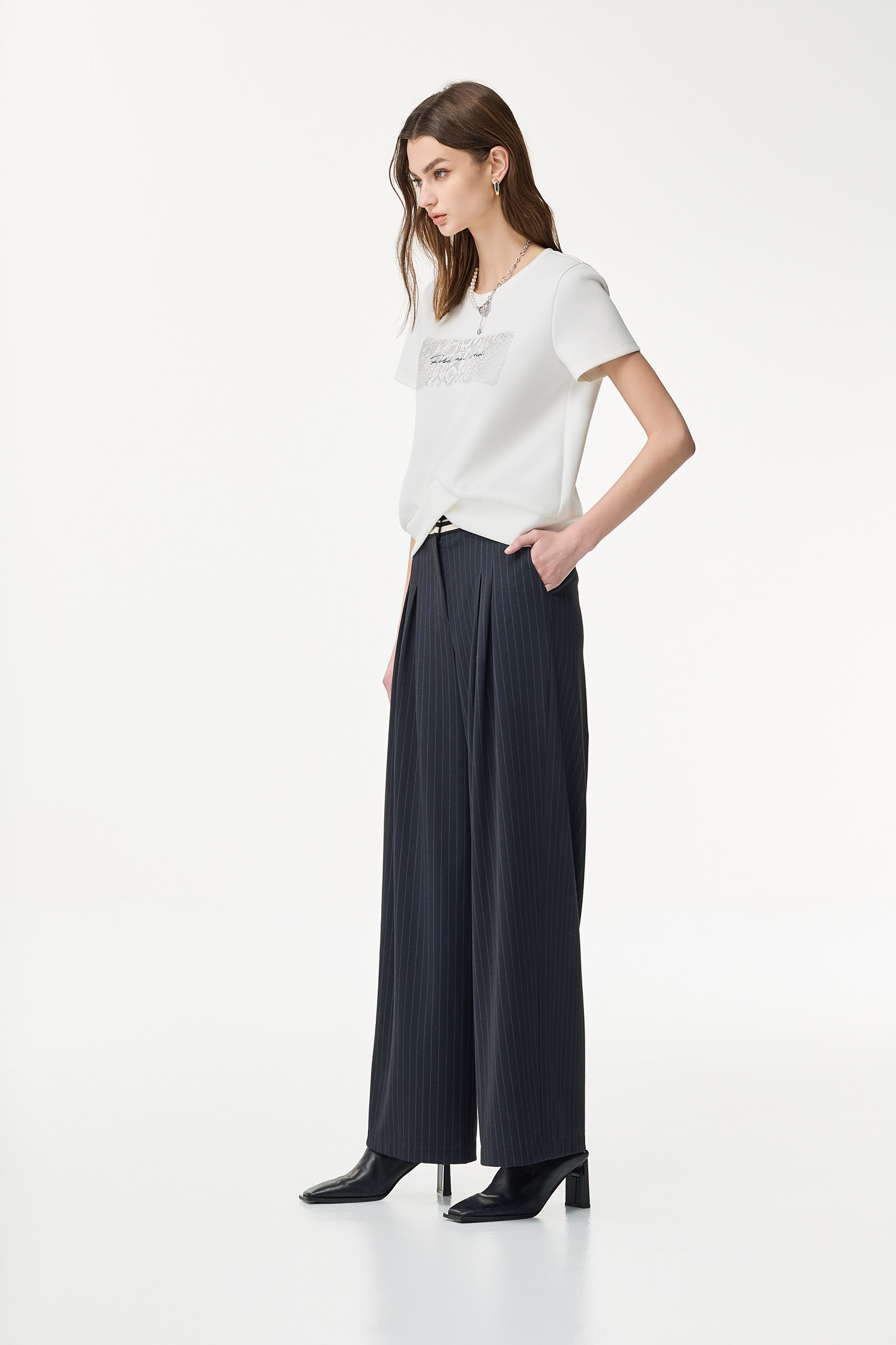 Front Slogan Cross Hem TeeFront Slogan Cross Hem Tee,T-shirts,Season (SS) Look,Embroidered