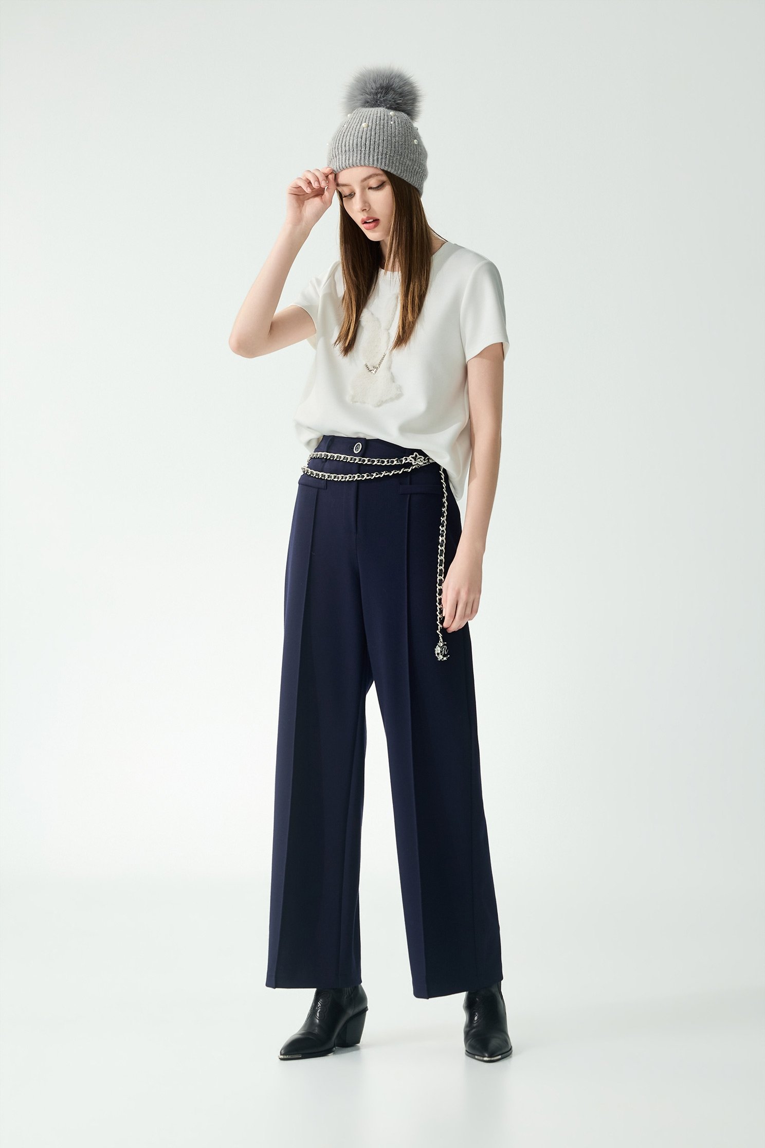 White Bunny Motif Short Sleeve TeeWhite Bunny Motif Short Sleeve Tee,Tops,Season (SS) Look,White tops,Necklaces