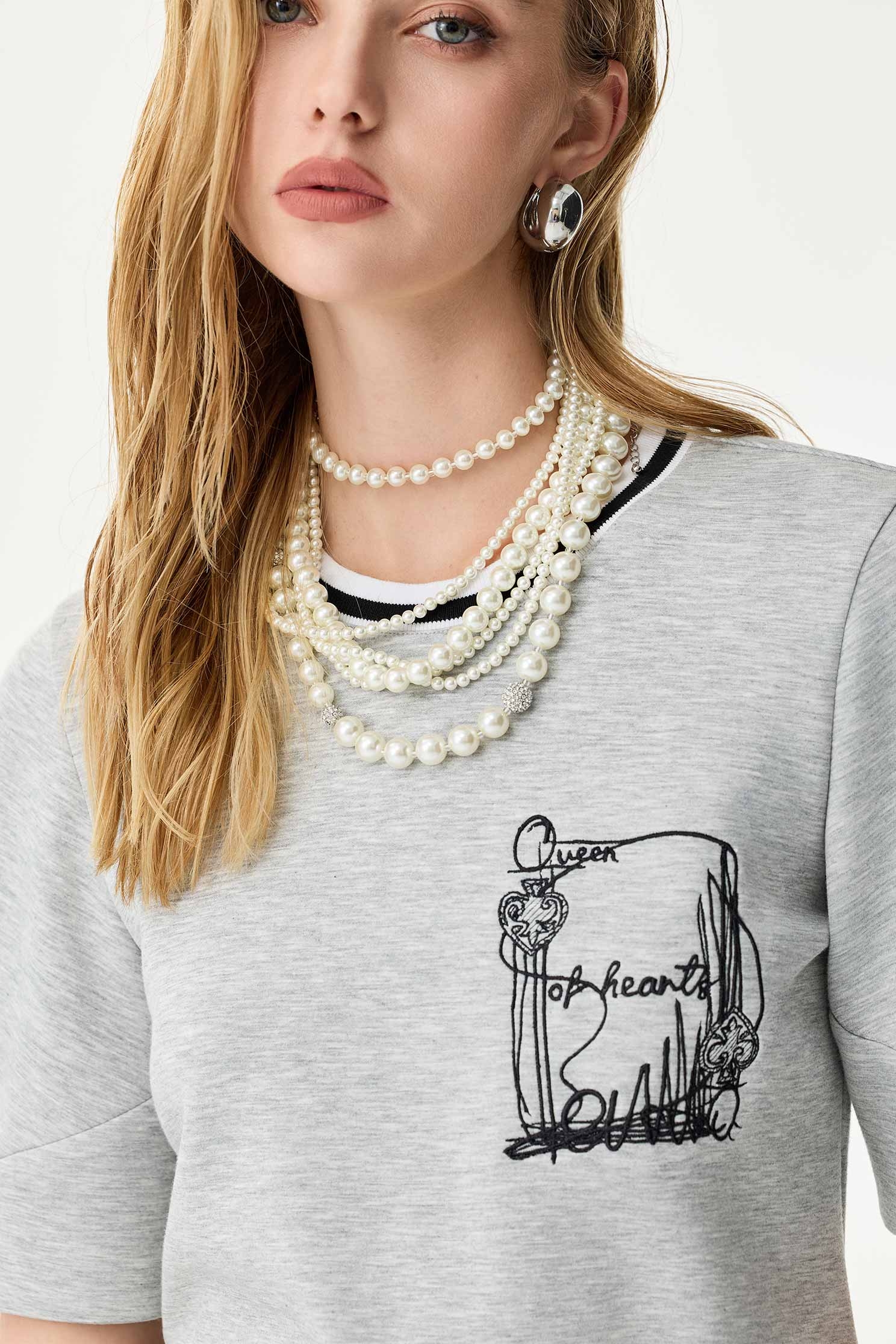 Graphic Embroidery Grey TeeGraphic Embroidery Grey Tee,Tops,Season (SS) Look,Embroidered