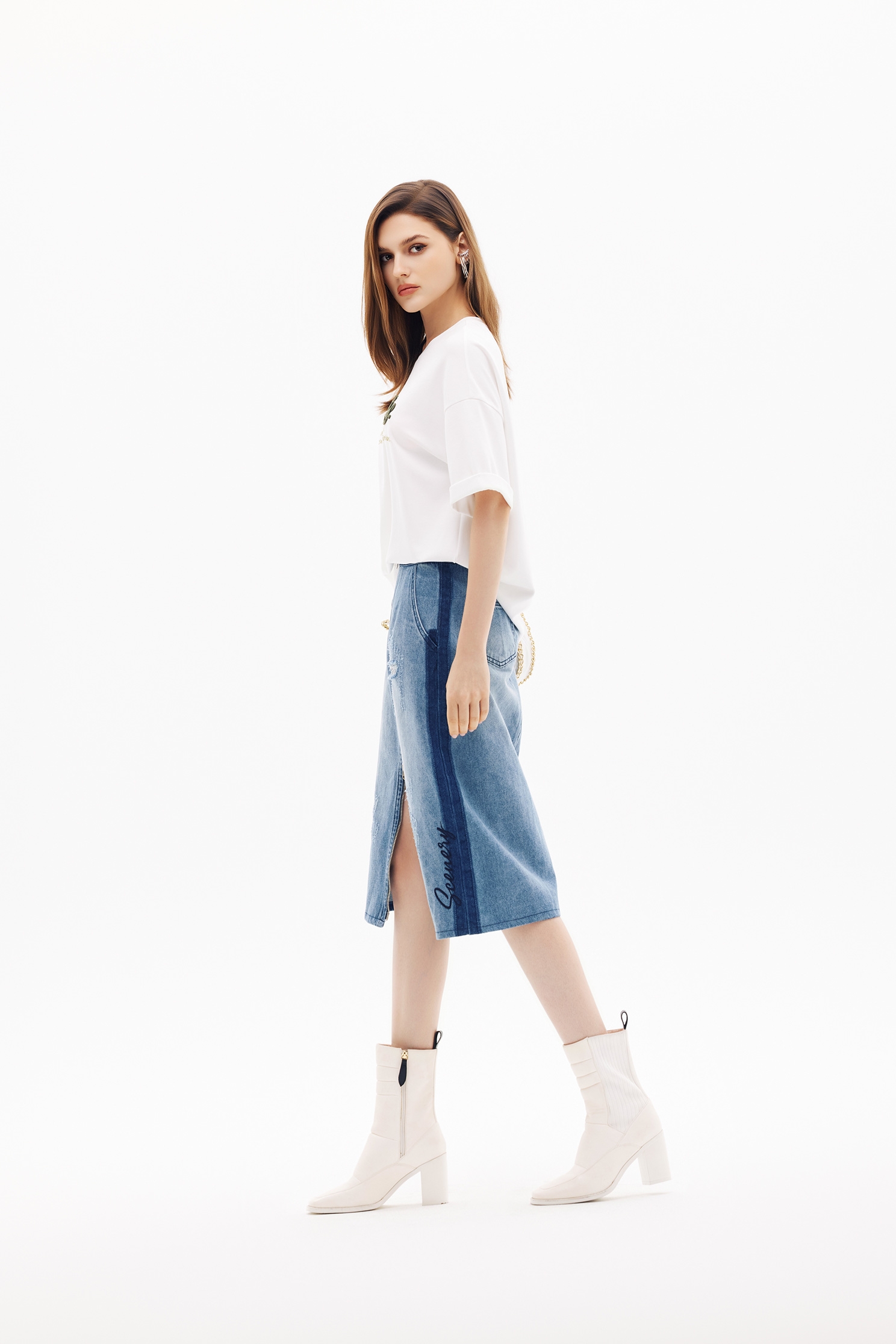 Front Slogan Oversize TeeFront Slogan Oversize Tee,Tops,Embroidered,Season (SS) Look,White tops