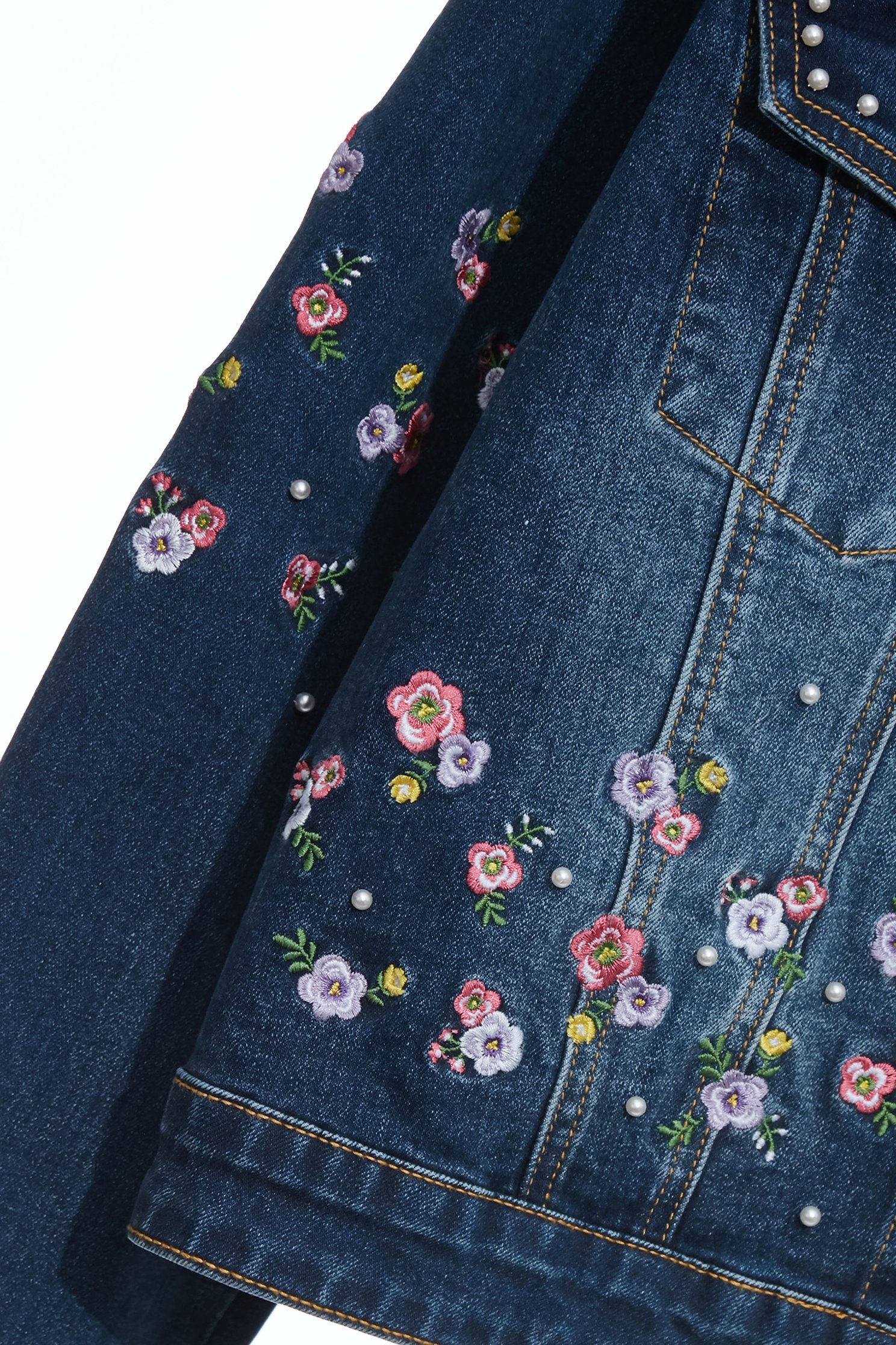 Floral Embroidery Denim JacketFloral Embroidery Denim Jacket,Jackets,Embroidered,Outerwear,Denim,Denim Jackets,pearl,Season (AW) Look