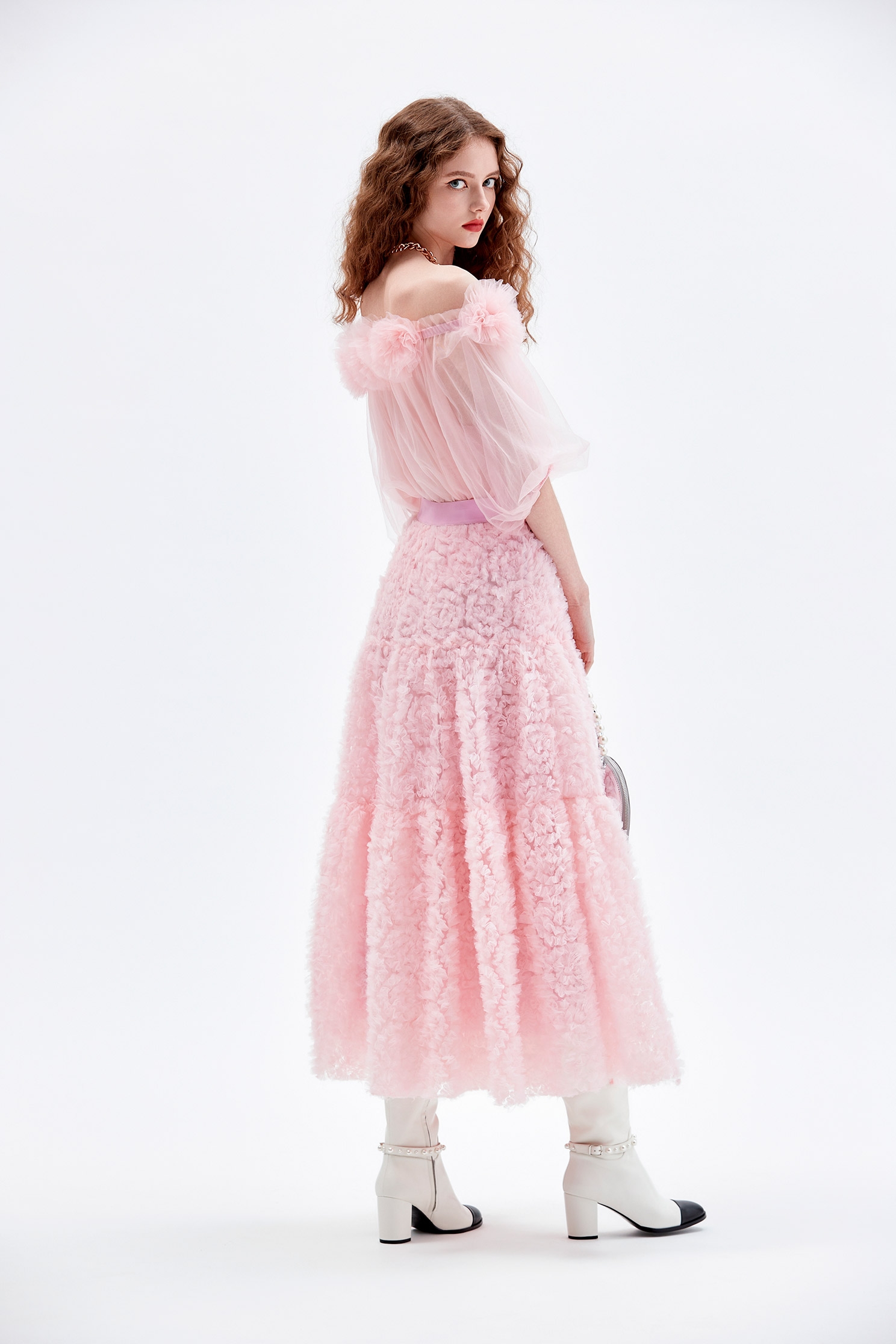 3-D Mesh Rose Detail Pink Skirt3-D Mesh Rose Detail Pink Skirt,Season (AW) Look,Midi skirts