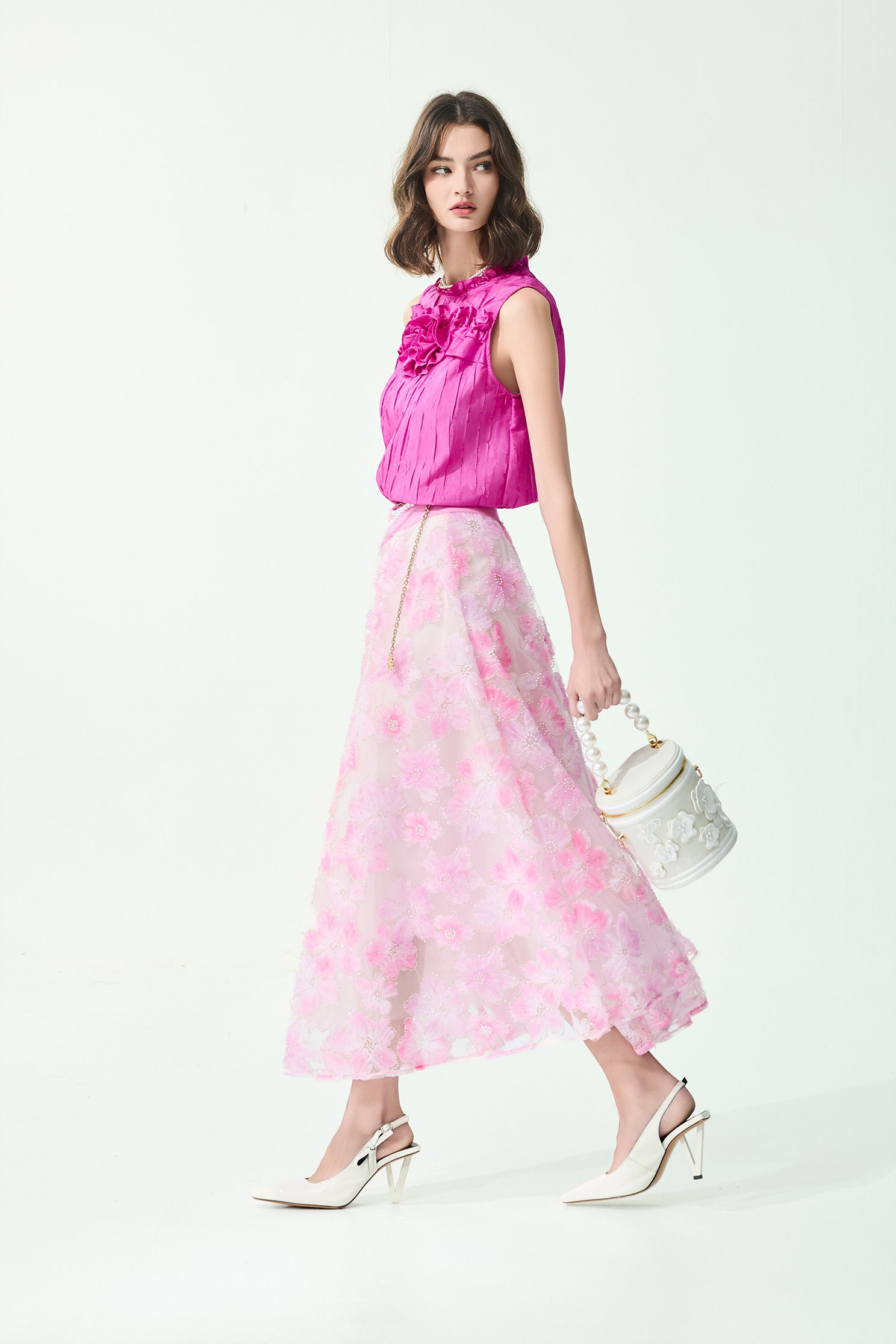 3-D Floral Pearl Detail Mesh Skirt3-D Floral Pearl Detail Mesh Skirt,Season (SS) Look,Mesh fabric,Midi skirts