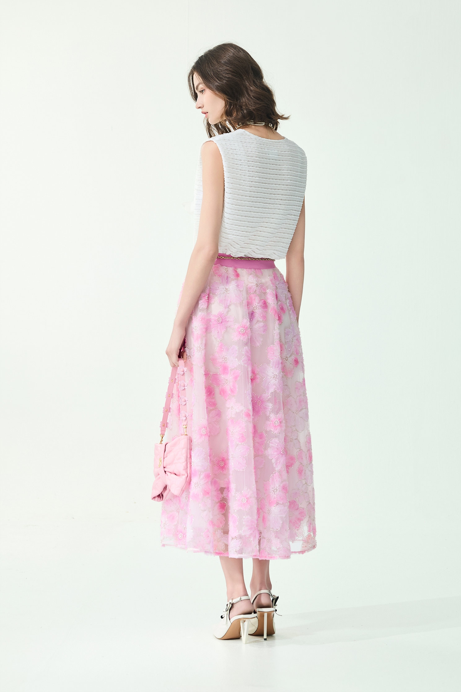 3-D Floral Pearl Detail Mesh Skirt3-D Floral Pearl Detail Mesh Skirt,Season (SS) Look,Mesh fabric,Midi skirts
