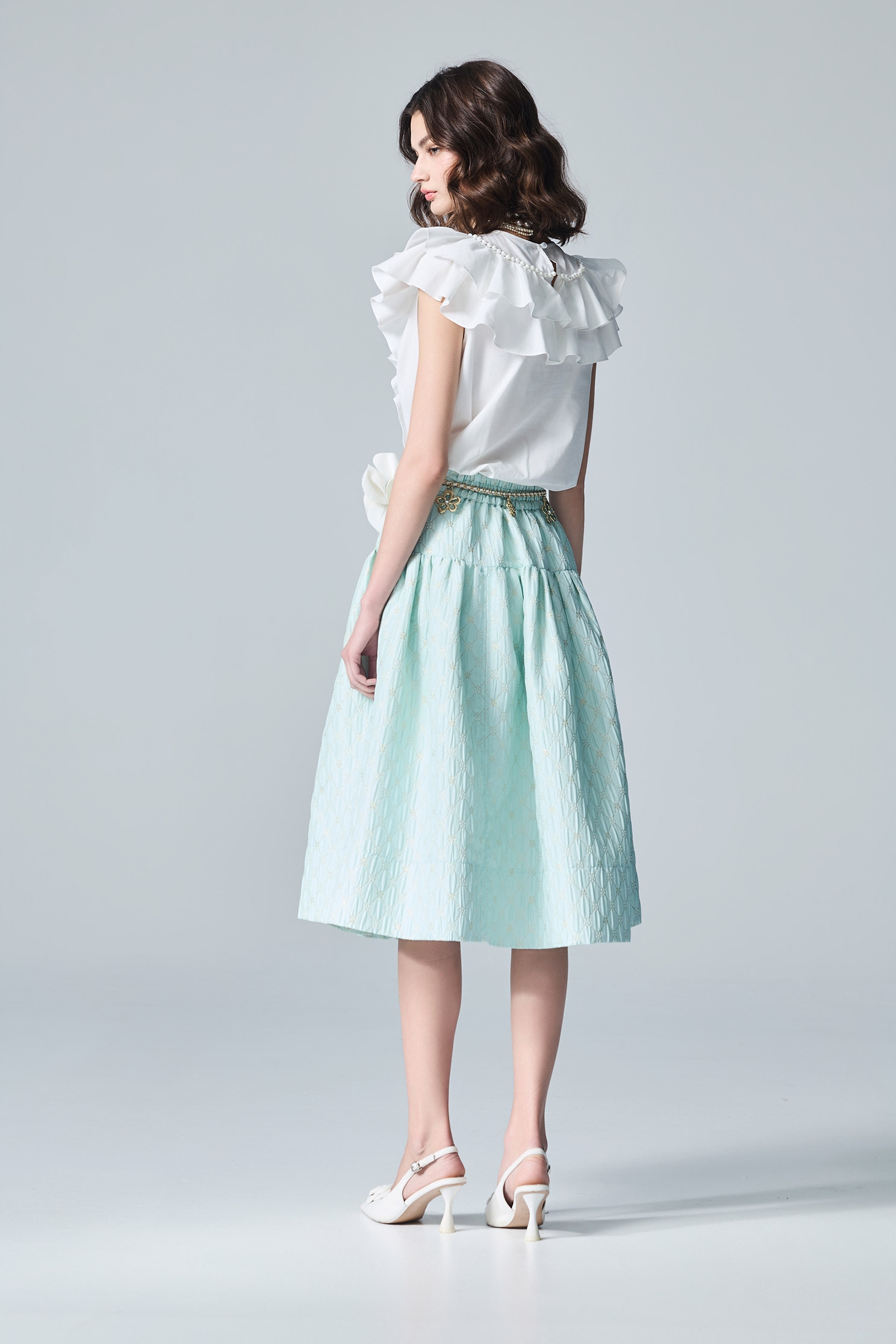 Gold Floral Motif Midi Skirt With Detachable Floral BroochGold Floral Motif Midi Skirt With Detachable Floral Brooch,Season (AW) Look,Midi skirts