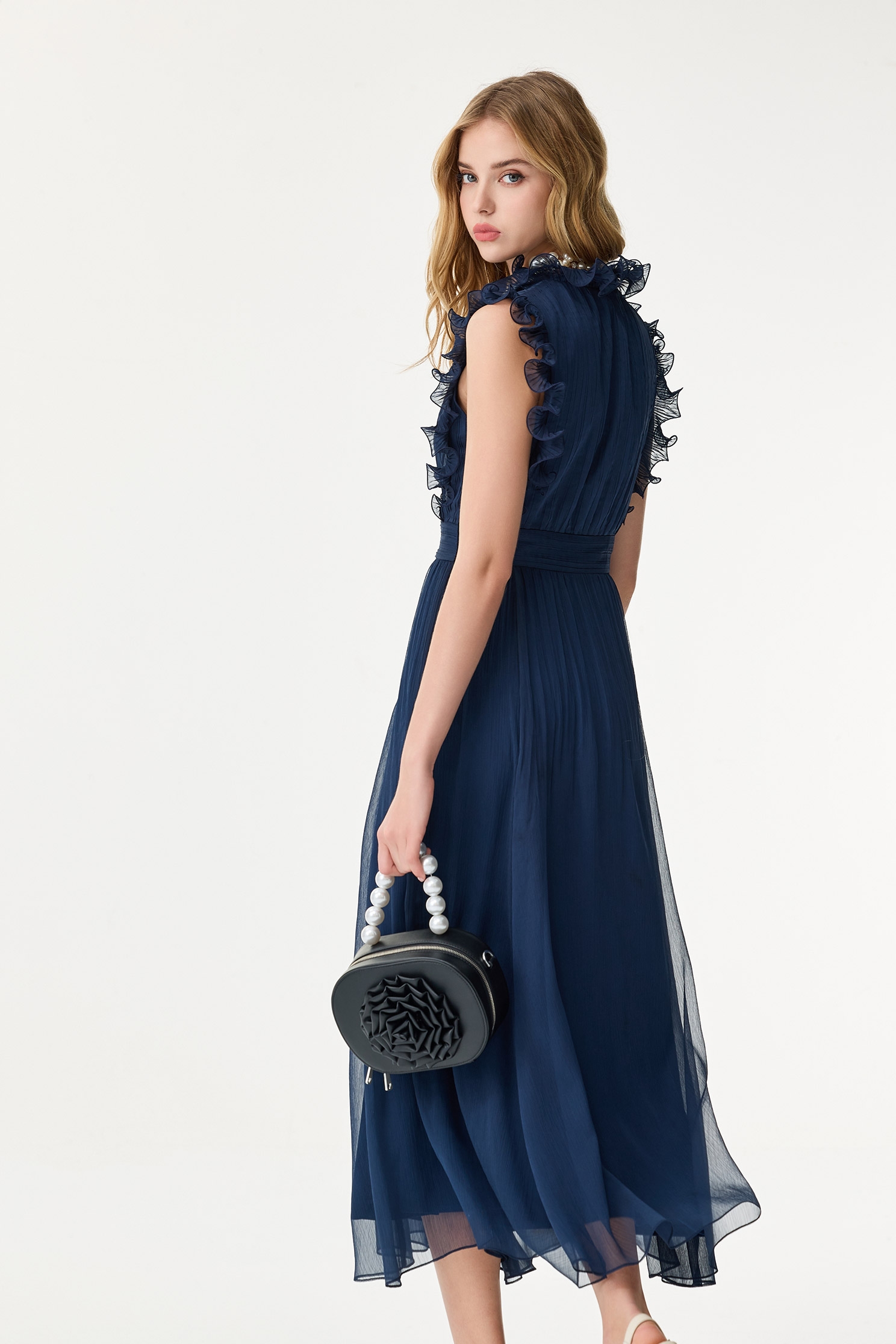 Ruffle Detail Chiffon DressRuffle Detail Chiffon Dress,V-neck dresses,cocktaildresses,Season (SS) Look,Stripe,Evening dresses,Chiffon,Chiffon dresses