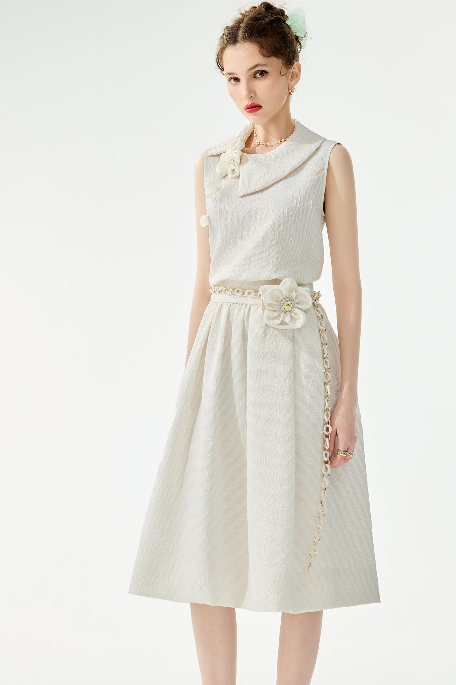 Asymmetric Collar VestAsymmetric Collar Vest,sleeveless tops,Tops,Embroidered,Season (SS) Look,White tops,sleeveless tops