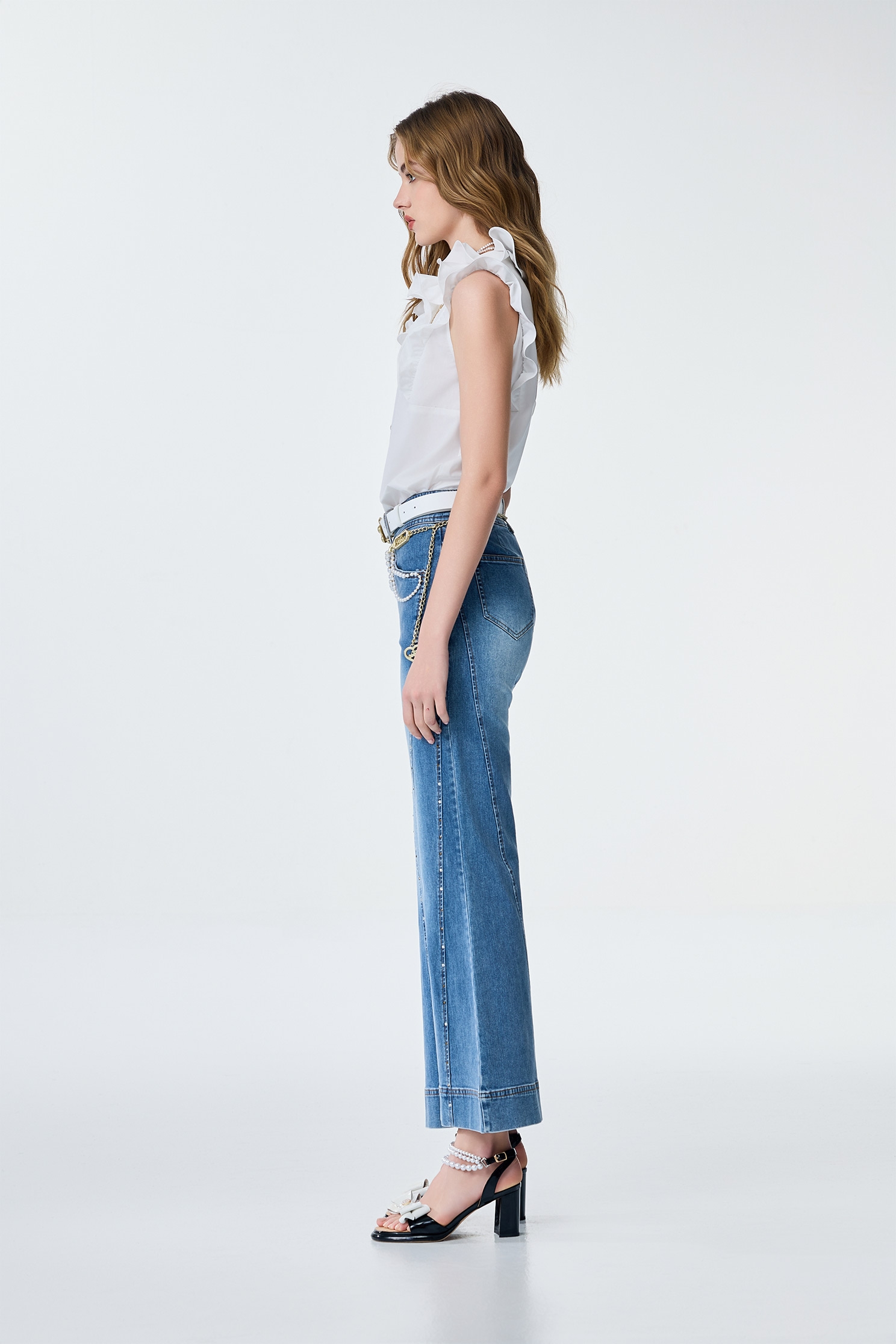 Ruffle Detail White VestRuffle Detail White Vest,sleeveless tops,Tops,Season (SS) Look,pearl,City Feminine,White tops,sleeveless tops,Necklaces