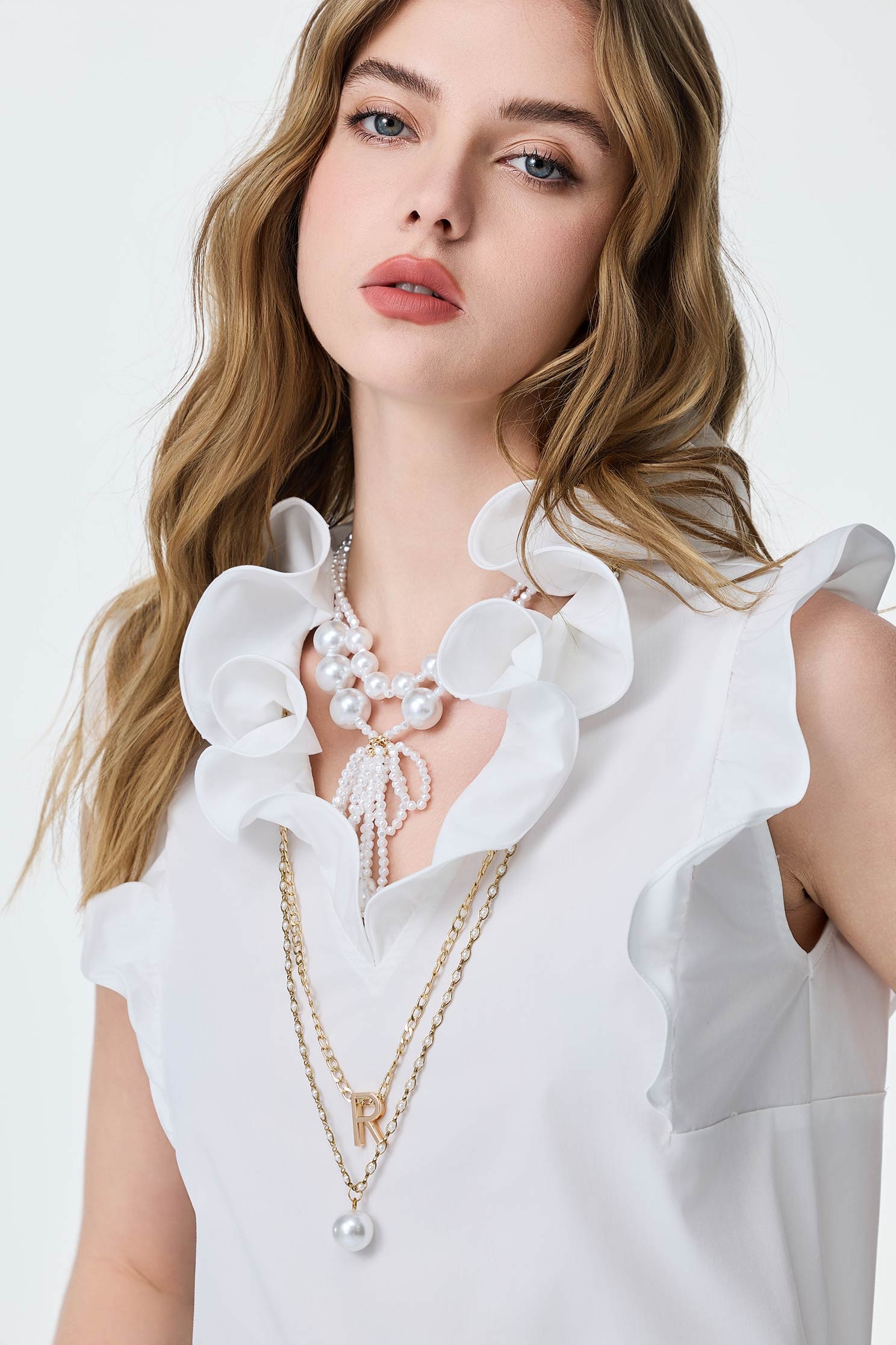 Ruffle Detail White VestRuffle Detail White Vest,sleeveless tops,Tops,Season (SS) Look,pearl,City Feminine,White tops,sleeveless tops,Necklaces