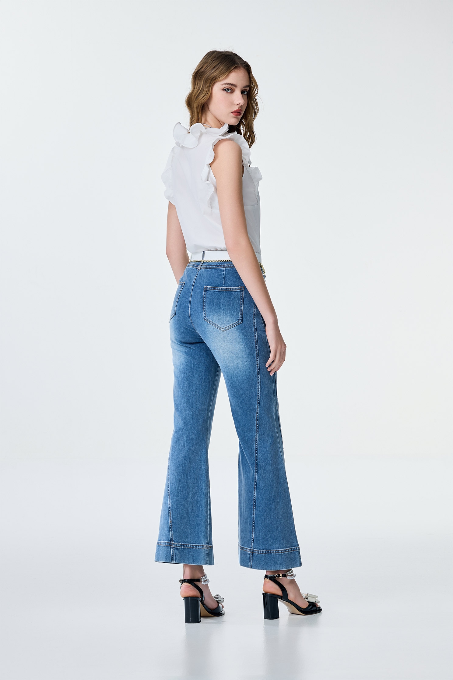 Ruffle Detail White VestRuffle Detail White Vest,sleeveless tops,Tops,Season (SS) Look,pearl,City Feminine,White tops,sleeveless tops,Necklaces