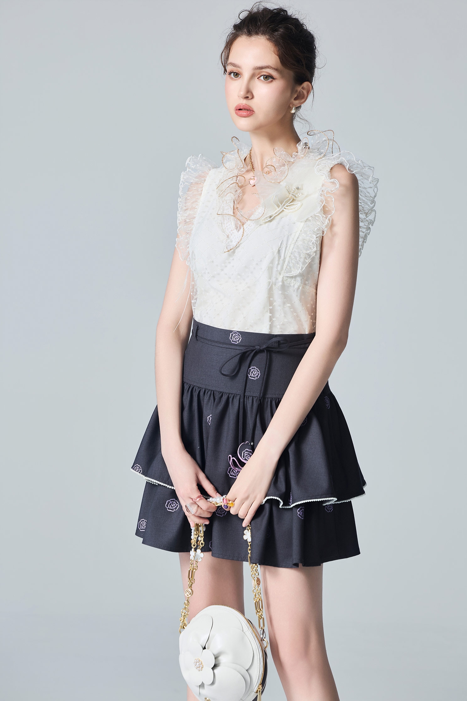 Ruffle Neckline Mesh VestRuffle Neckline Mesh Vest,sleeveless tops,Tops,Plaid,pearl,White tops,Season (AW) Look,Mesh fabric,sleeveless tops