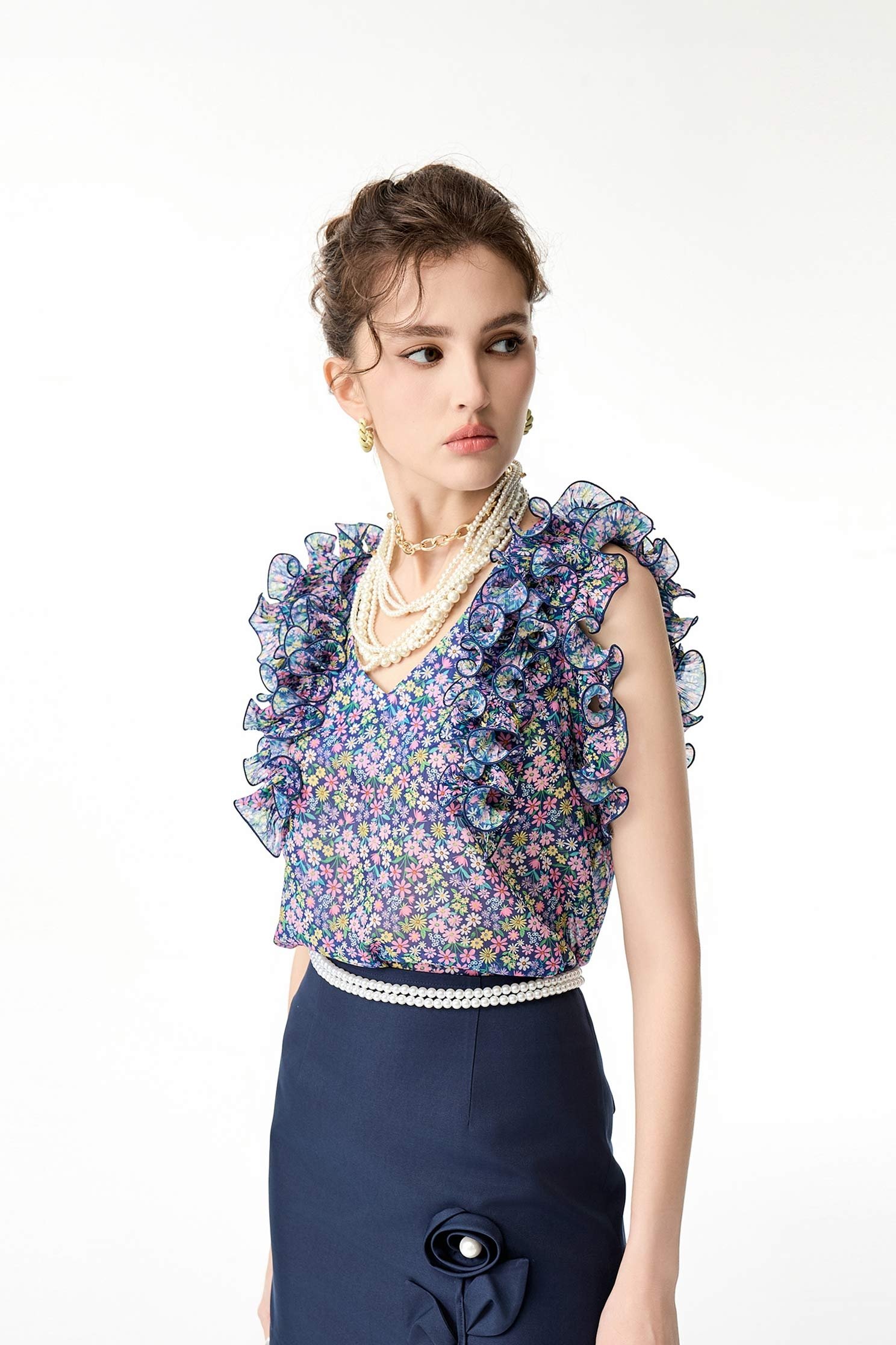 Floral Print Ruffle Detail VestFloral Print Ruffle Detail Vest,V-Neck T shirts,sleeveless tops,Tops,Season (SS) Look,sleeveless tops,Chiffon