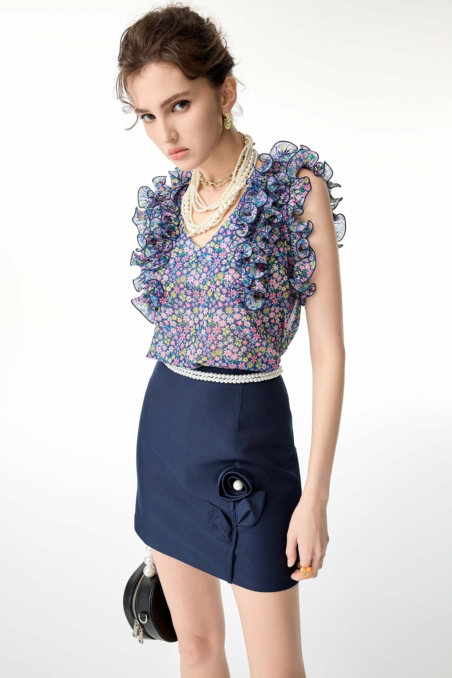 Floral Print Ruffle Detail VestFloral Print Ruffle Detail Vest,V-Neck T shirts,sleeveless tops,Tops,Season (SS) Look,sleeveless tops,Chiffon