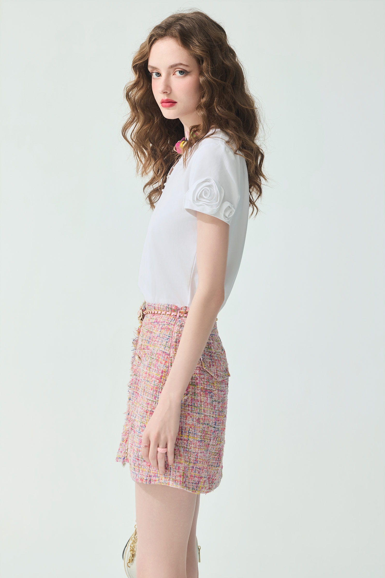 V-neck Tee with 3-D Rose Sleeve DetailV-neck Tee with 3-D Rose Sleeve Detail,Tops,Season (SS) Look,pearl,White tops