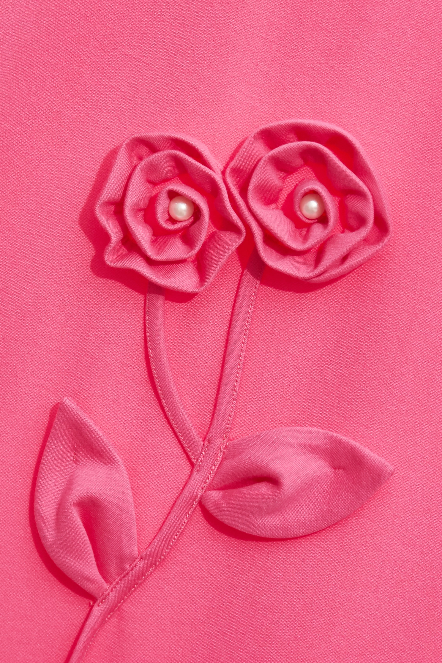 3-D Floral Detail Short Sleeve Tee3-D Floral Detail Short Sleeve Tee,T-shirts,Tops,Season (SS) Look