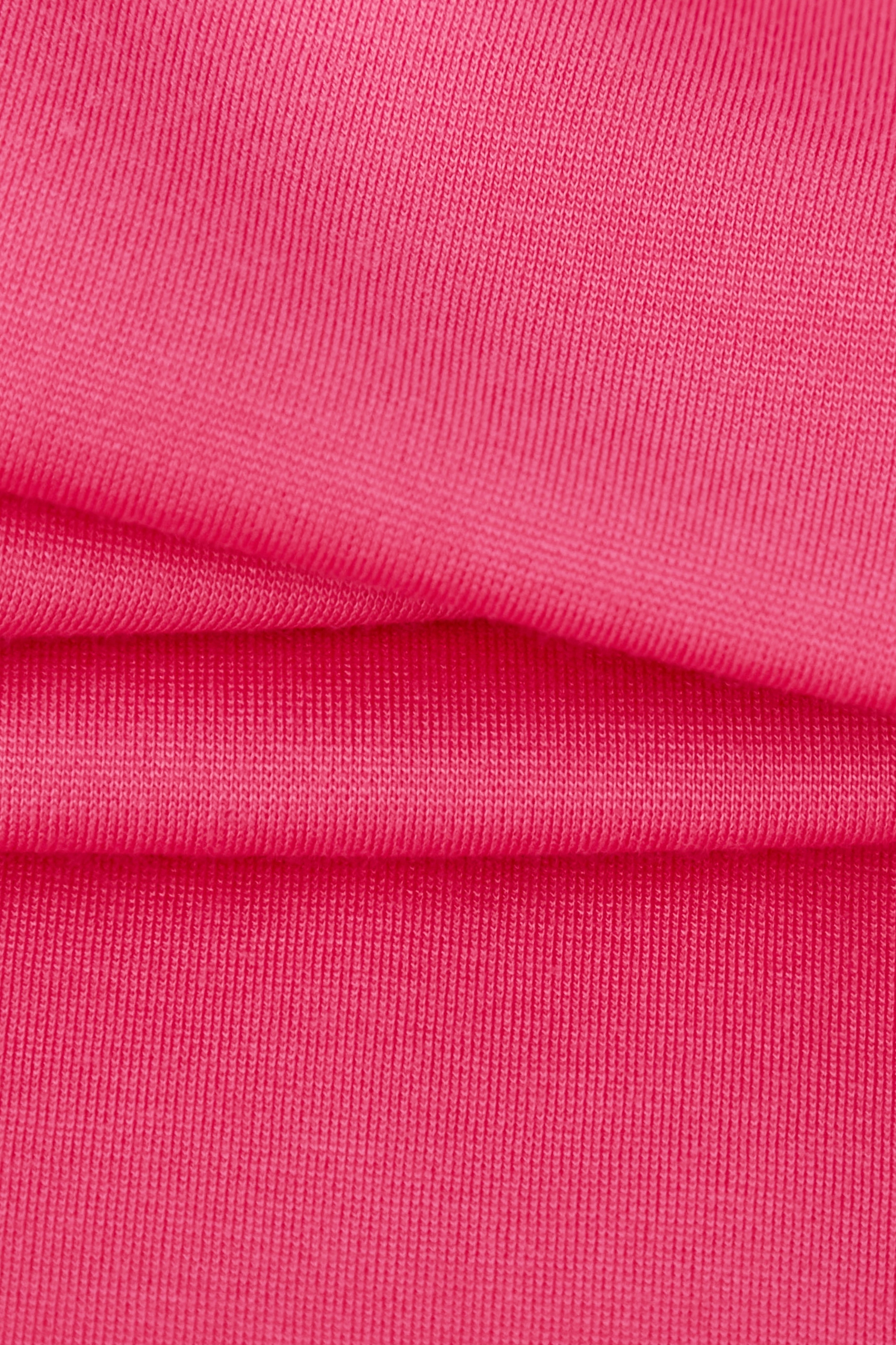 3-D Floral Detail Short Sleeve Tee3-D Floral Detail Short Sleeve Tee,T-shirts,Tops,Season (SS) Look