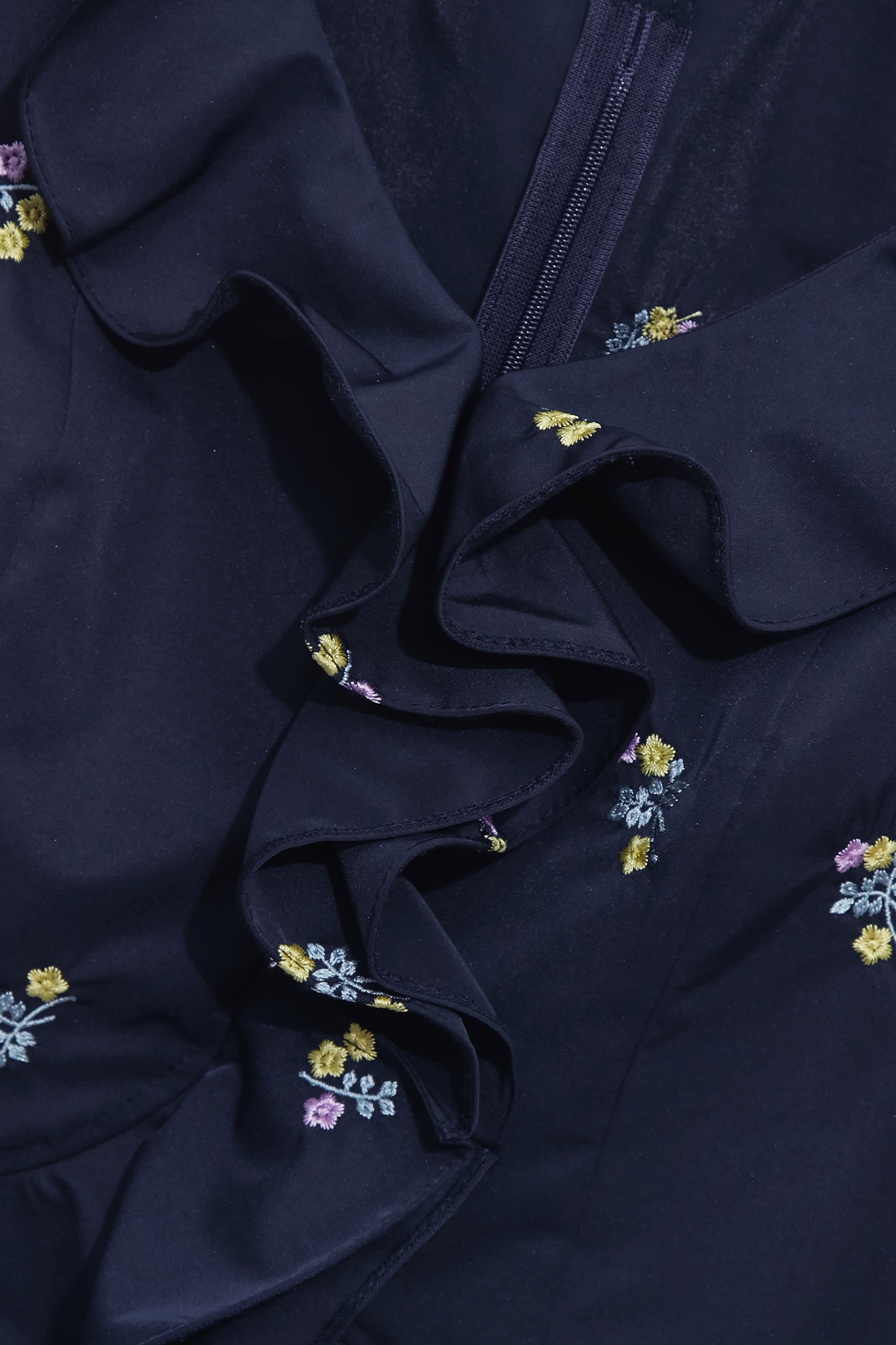 Floral Embroidery Detail Ruffle VestFloral Embroidery Detail Ruffle Vest,sleeveless tops,Tops,Embroidered,Season (SS) Look,sleeveless tops