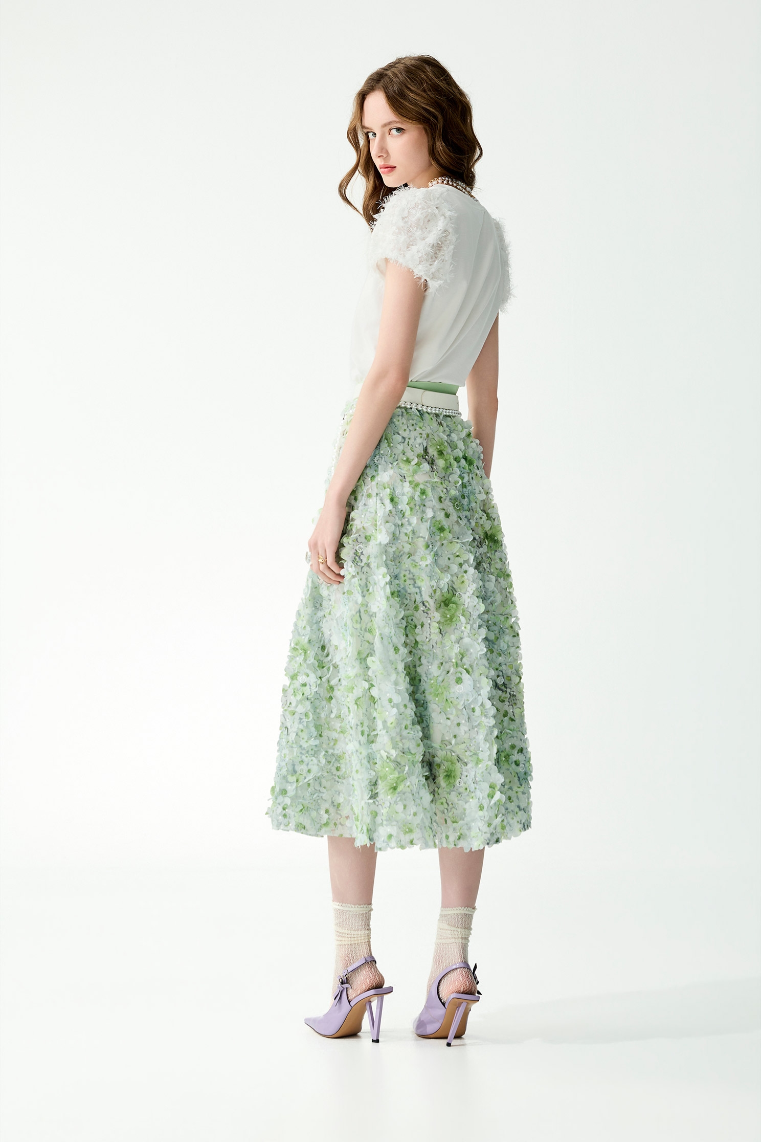 V-neck Fringe Sleeve Detail TeeV-neck Fringe Sleeve Detail Tee,Tops,Season (SS) Look,White tops,Lace,bows