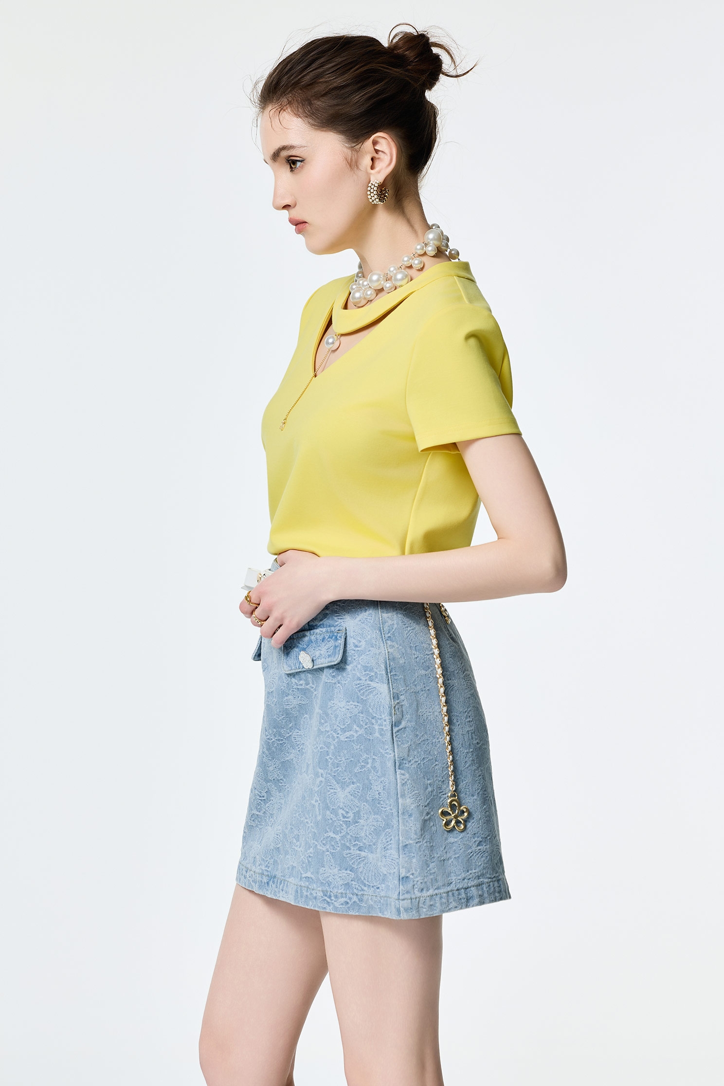 Short Sleeve Neckline Hollow Out TeeShort Sleeve Neckline Hollow Out Tee,T-shirts,Tops,Season (SS) Look,pearl,City Feminine,Valentine,upperclass