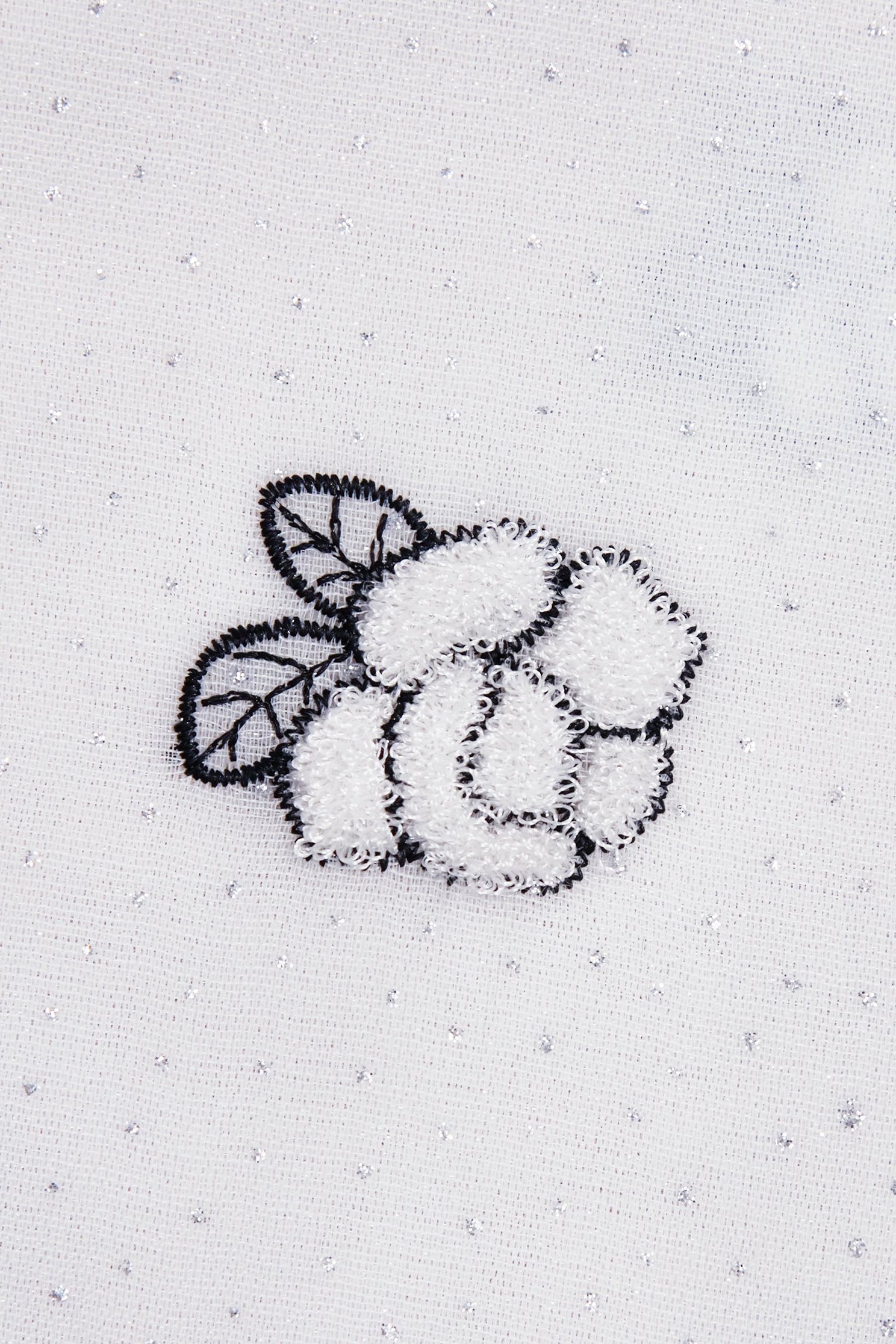 Lace Detail Floral Graphic TopLace Detail Floral Graphic Top,Office Looks,Tops,Embroidered tops,pearl,Season (AW) Look,Valentine,Embroidered,blossoms,Lace