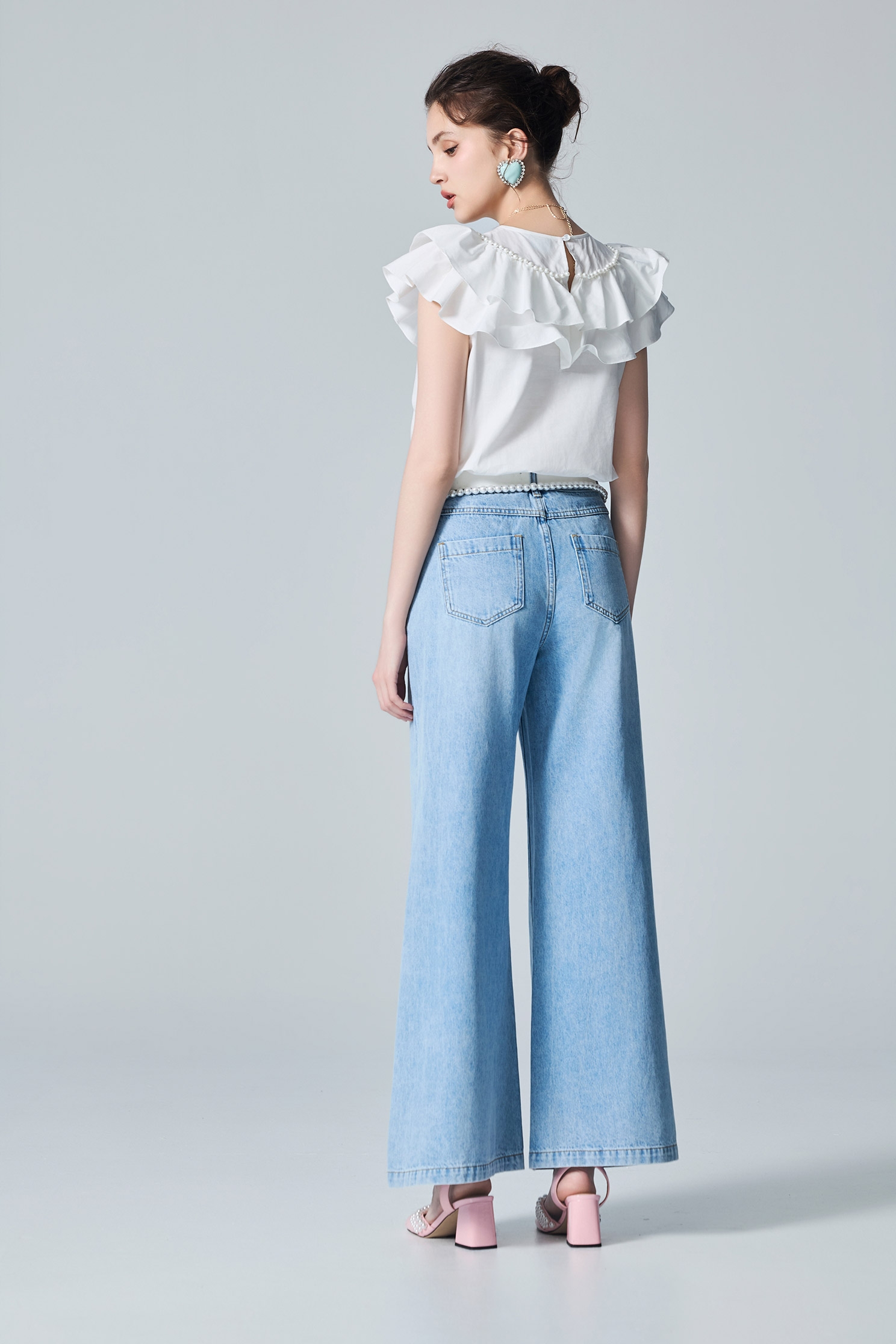 Rose Brooch Double Layer Ruffle TopRose Brooch Double Layer Ruffle Top,sleeveless tops,Tops,pearl,White tops,Season (AW) Look,sleeveless tops