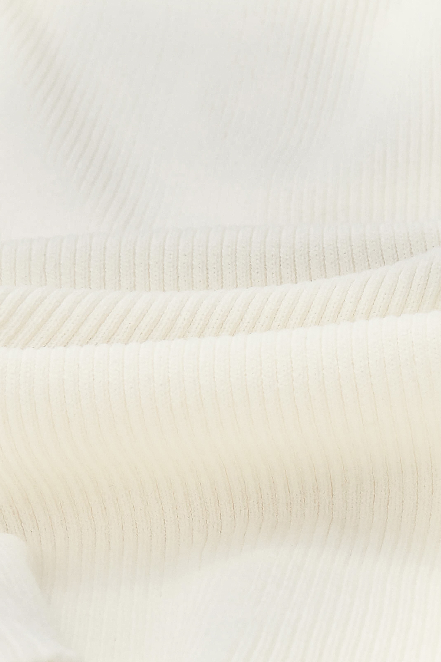 V-neck Short Sleeve Knit TopV-neck Short Sleeve Knit Top,V-Neck T shirts,Tops,Season (SS) Look,Knitted,Knitted tops