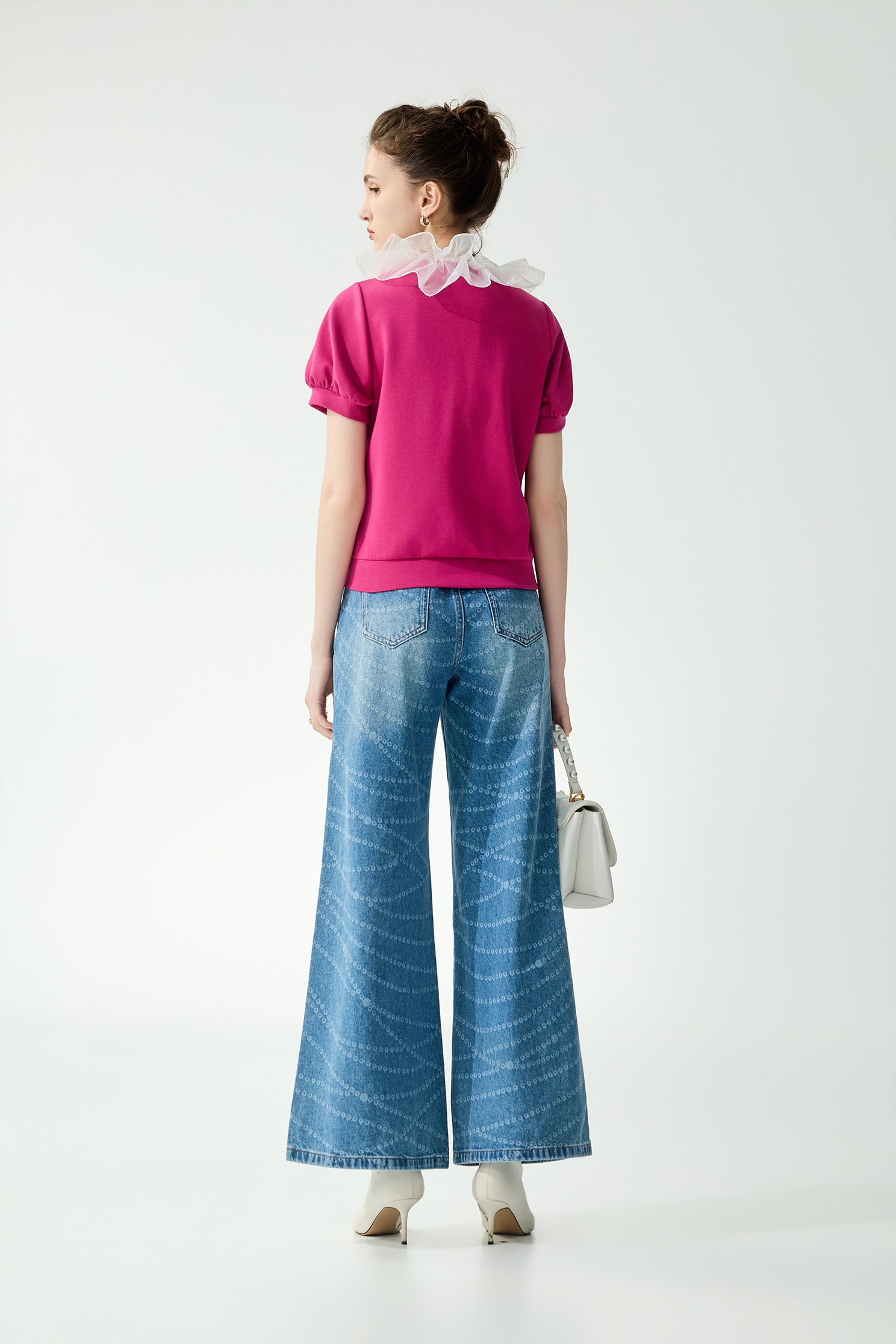 Front Floral Logo With Ruffle Collar Short Sleeve TopFront Floral Logo With Ruffle Collar Short Sleeve Top,Tops,Season (SS) Look