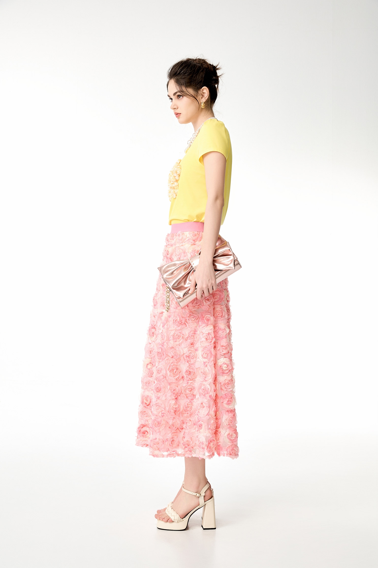 3-D Floral Detail Short Sleeve Tee3-D Floral Detail Short Sleeve Tee,T-shirts,Tops,Season (SS) Look