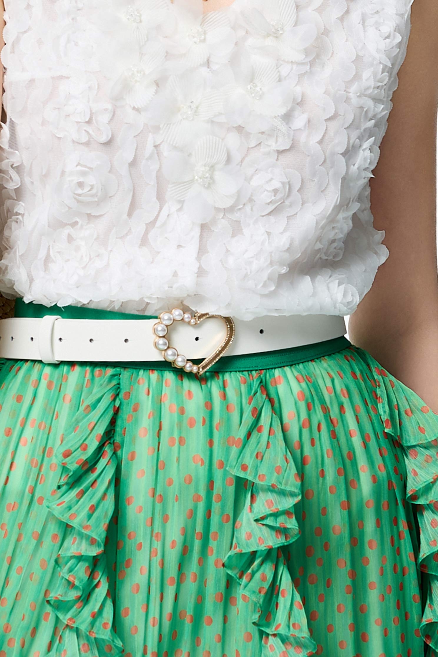 Heart With Pearl Detail Hardware Leather BeltHeart With Pearl Detail Hardware Leather Belt