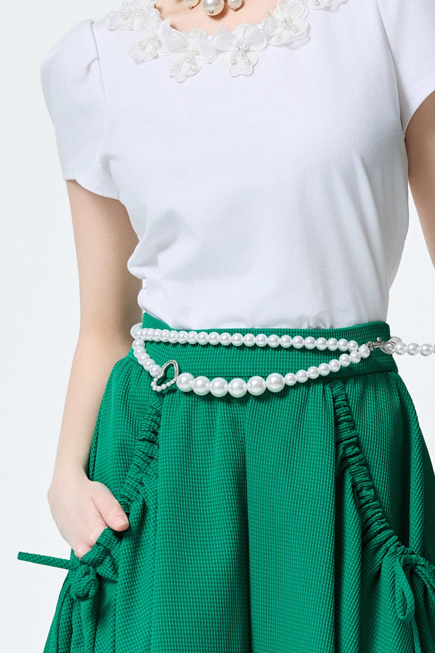 Classic Heart Detail Pearl Chain BeltClassic Heart Detail Pearl Chain Belt